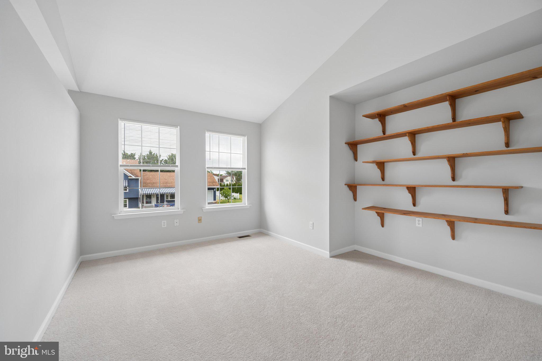 MEADOWBROOK - Residential