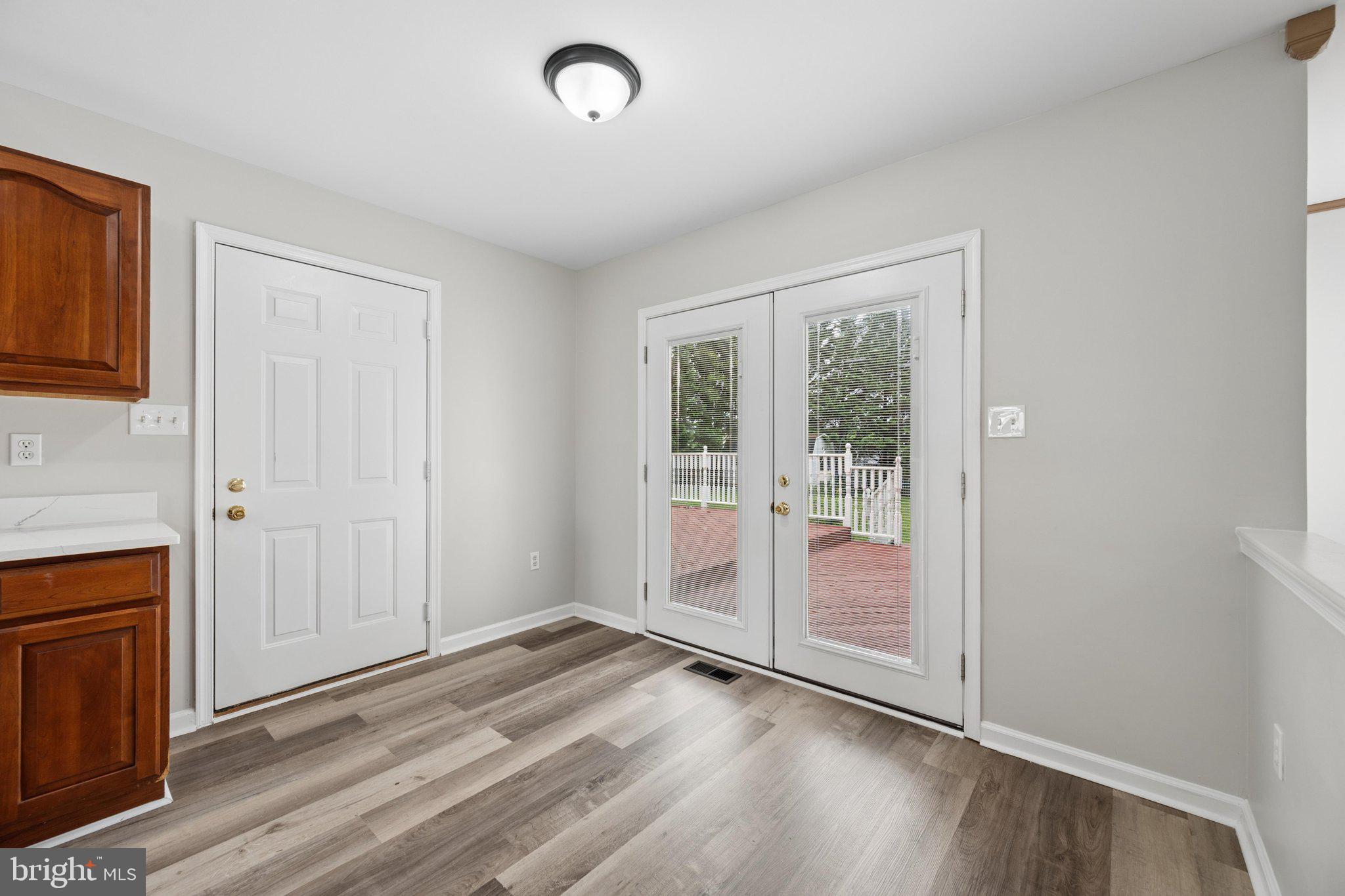 MEADOWBROOK - Residential