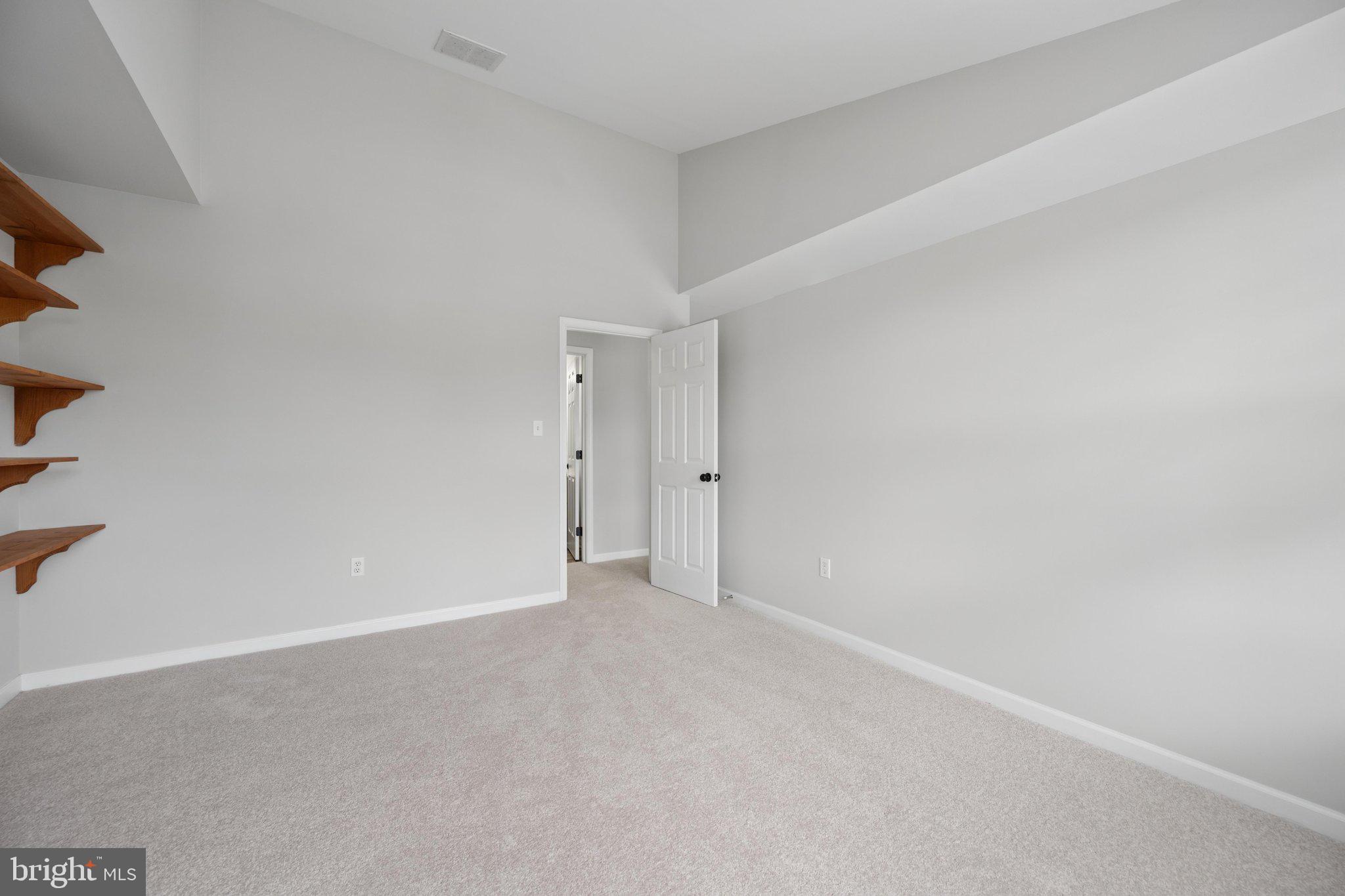 MEADOWBROOK - Residential