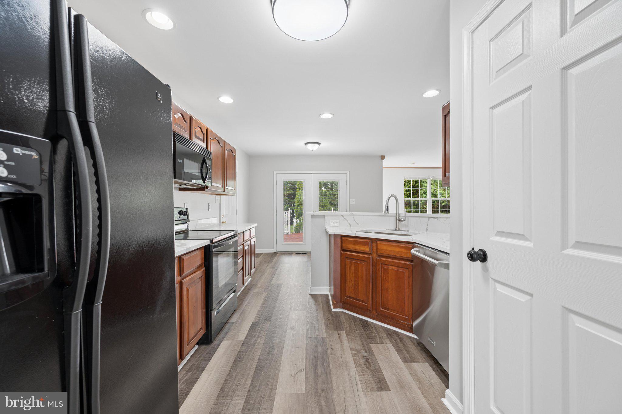 MEADOWBROOK - Residential