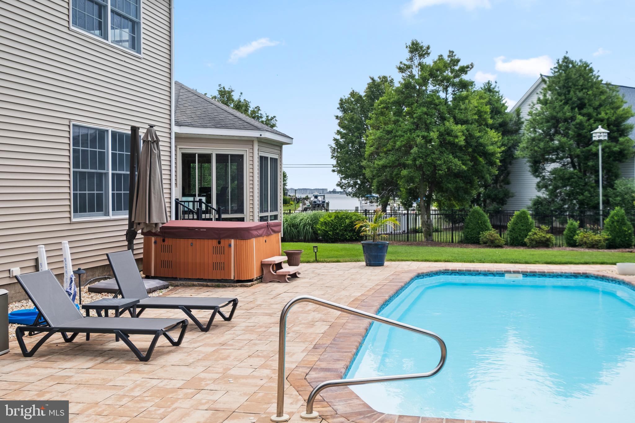 CAPTAINS HILL - Residential