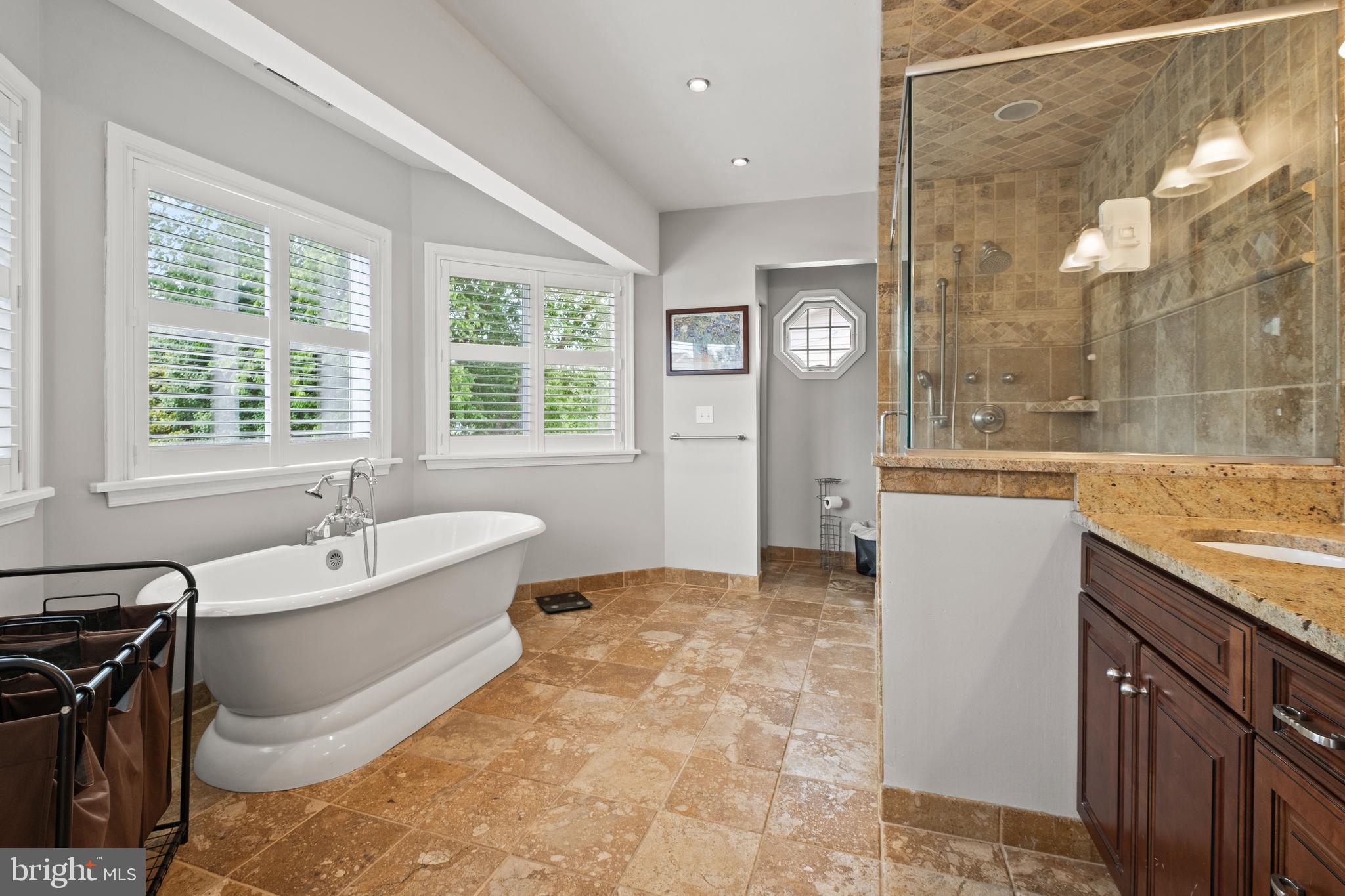 CAPTAINS HILL - Residential