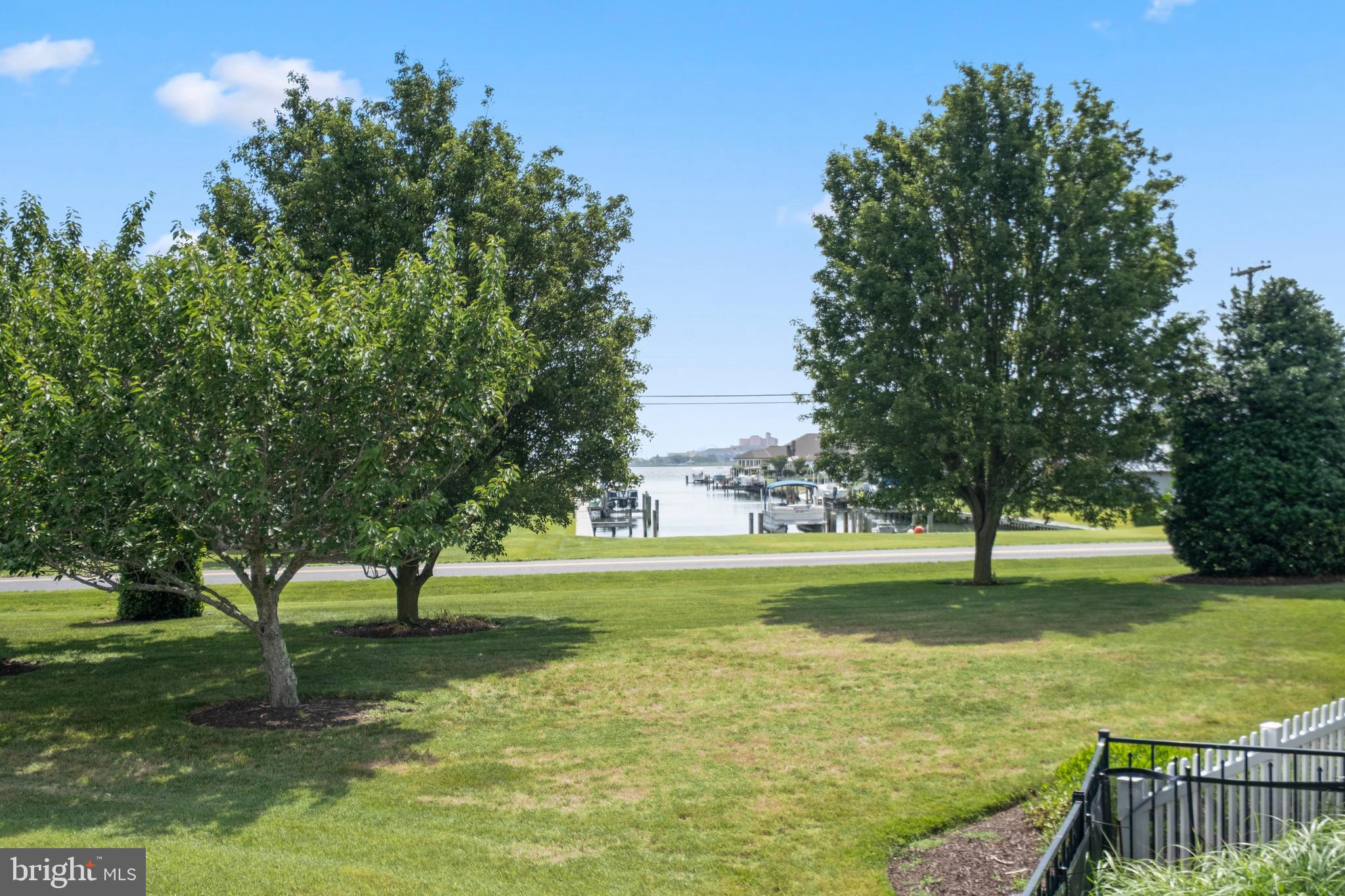 CAPTAINS HILL - Residential