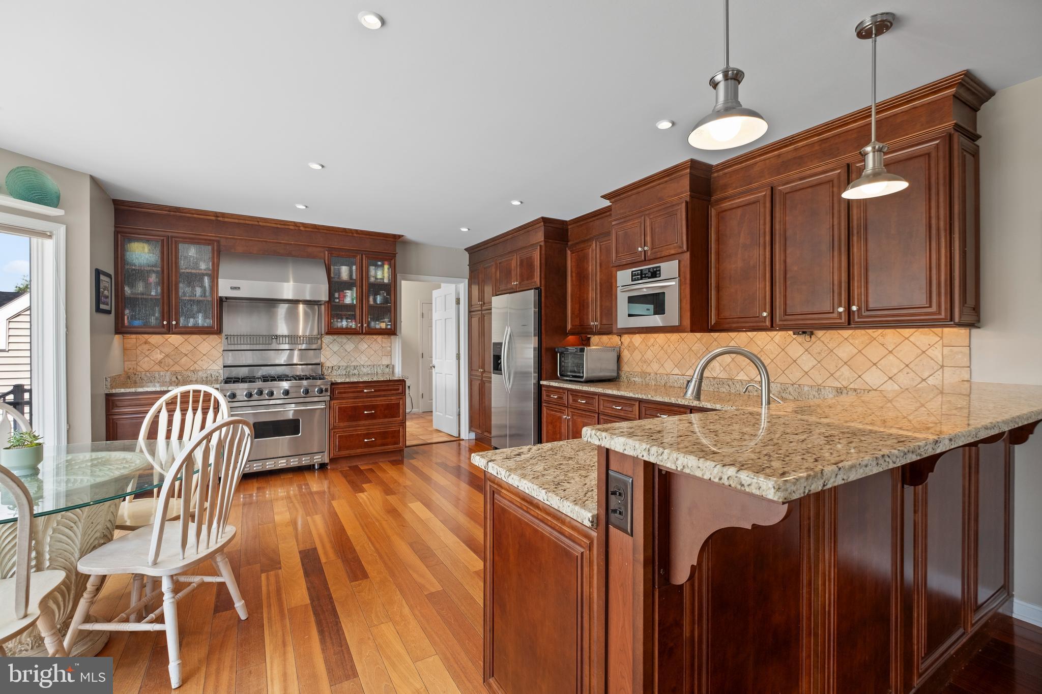 CAPTAINS HILL - Residential