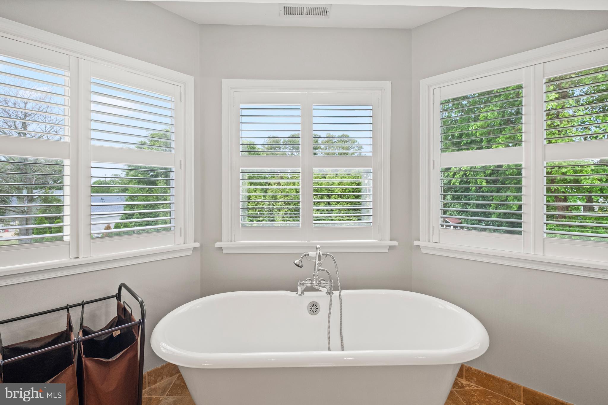 CAPTAINS HILL - Residential