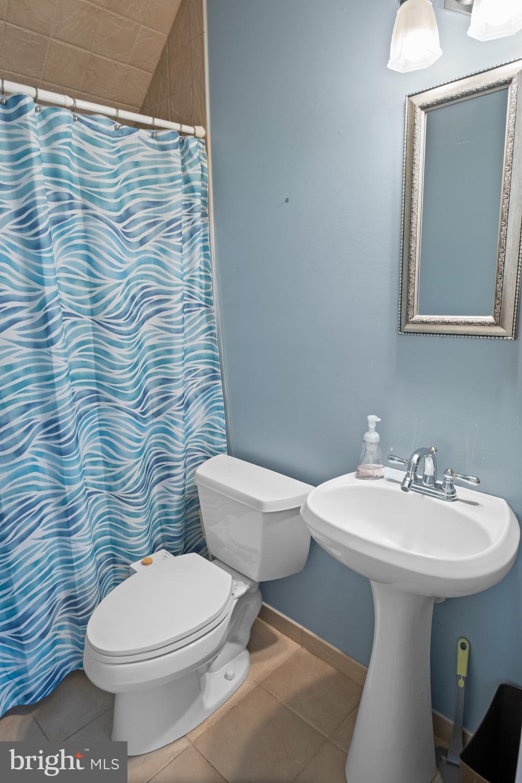 CAPTAINS HILL - Residential