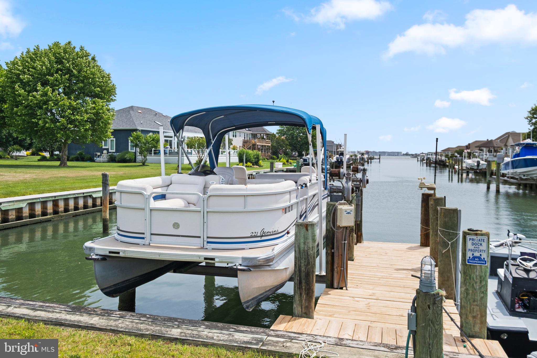CAPTAINS HILL - Residential