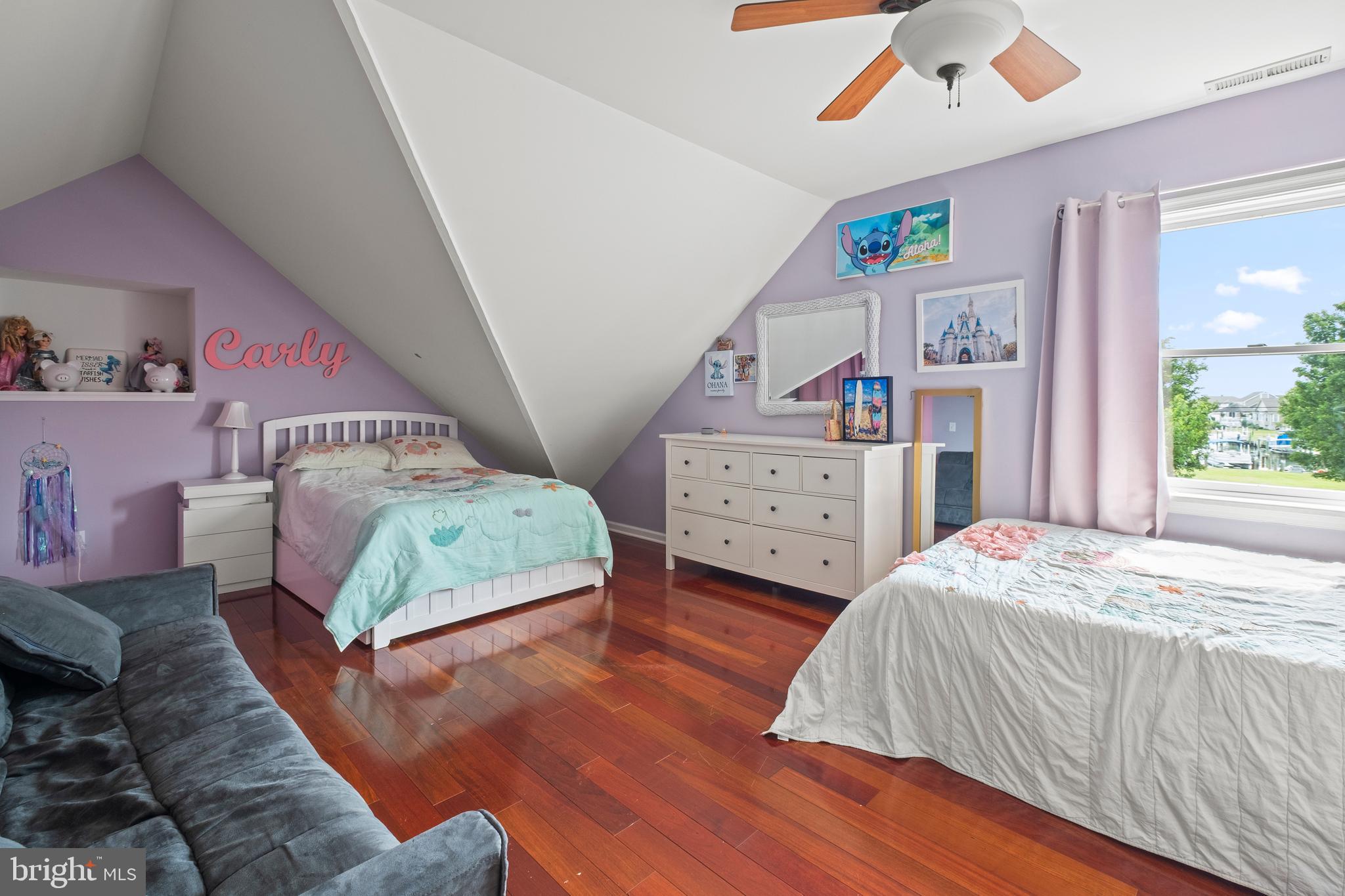 CAPTAINS HILL - Residential