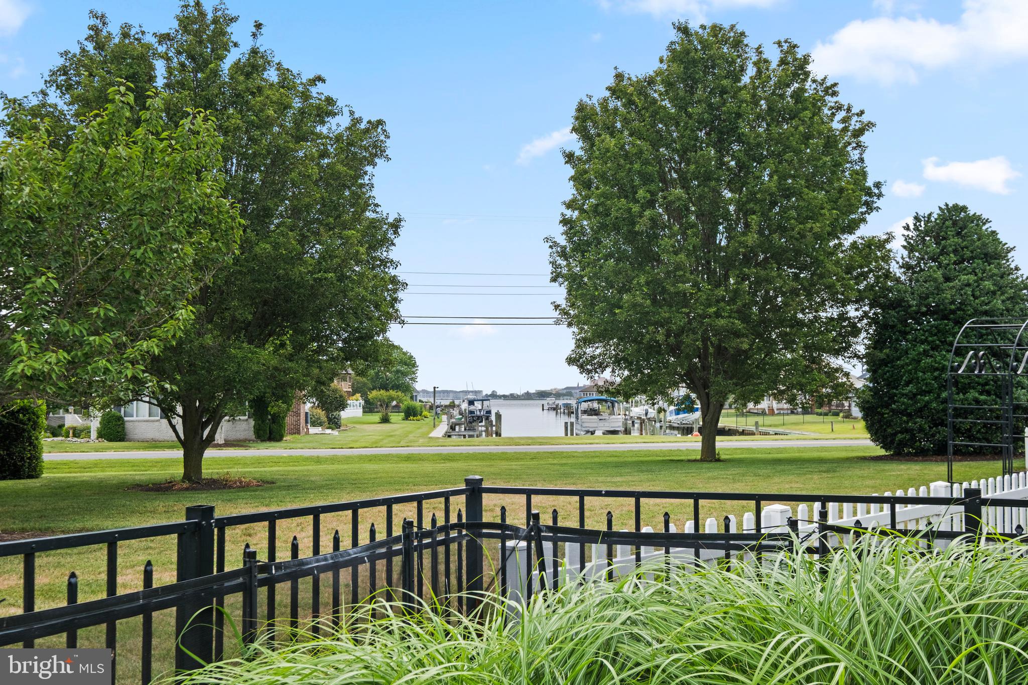 CAPTAINS HILL - Residential