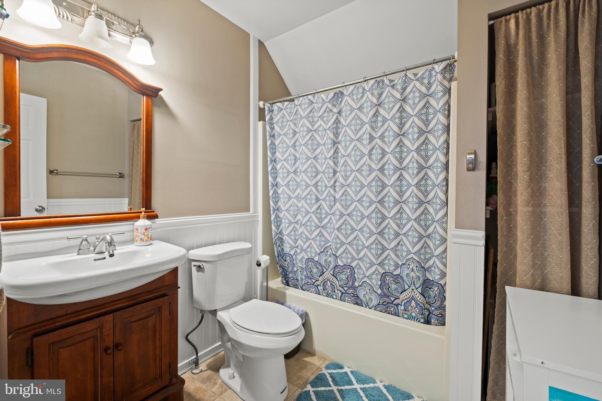 CAPTAINS HILL - Residential