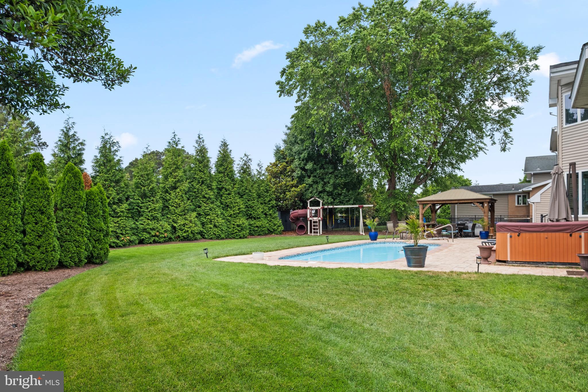 CAPTAINS HILL - Residential