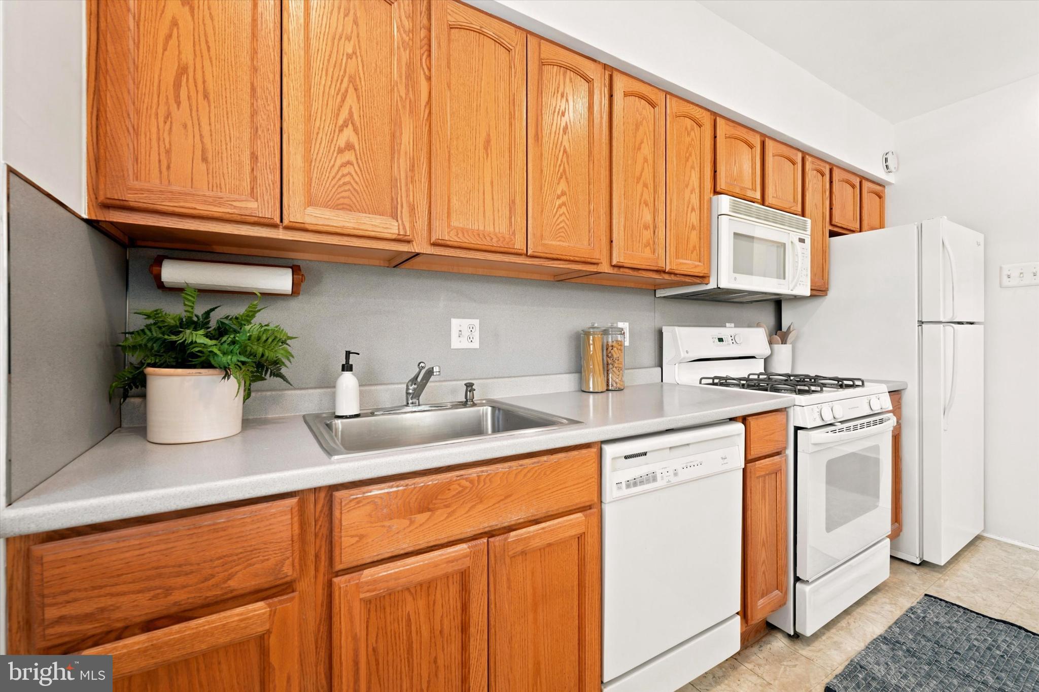 PASSYUNK SQUARE - Commercial Sale