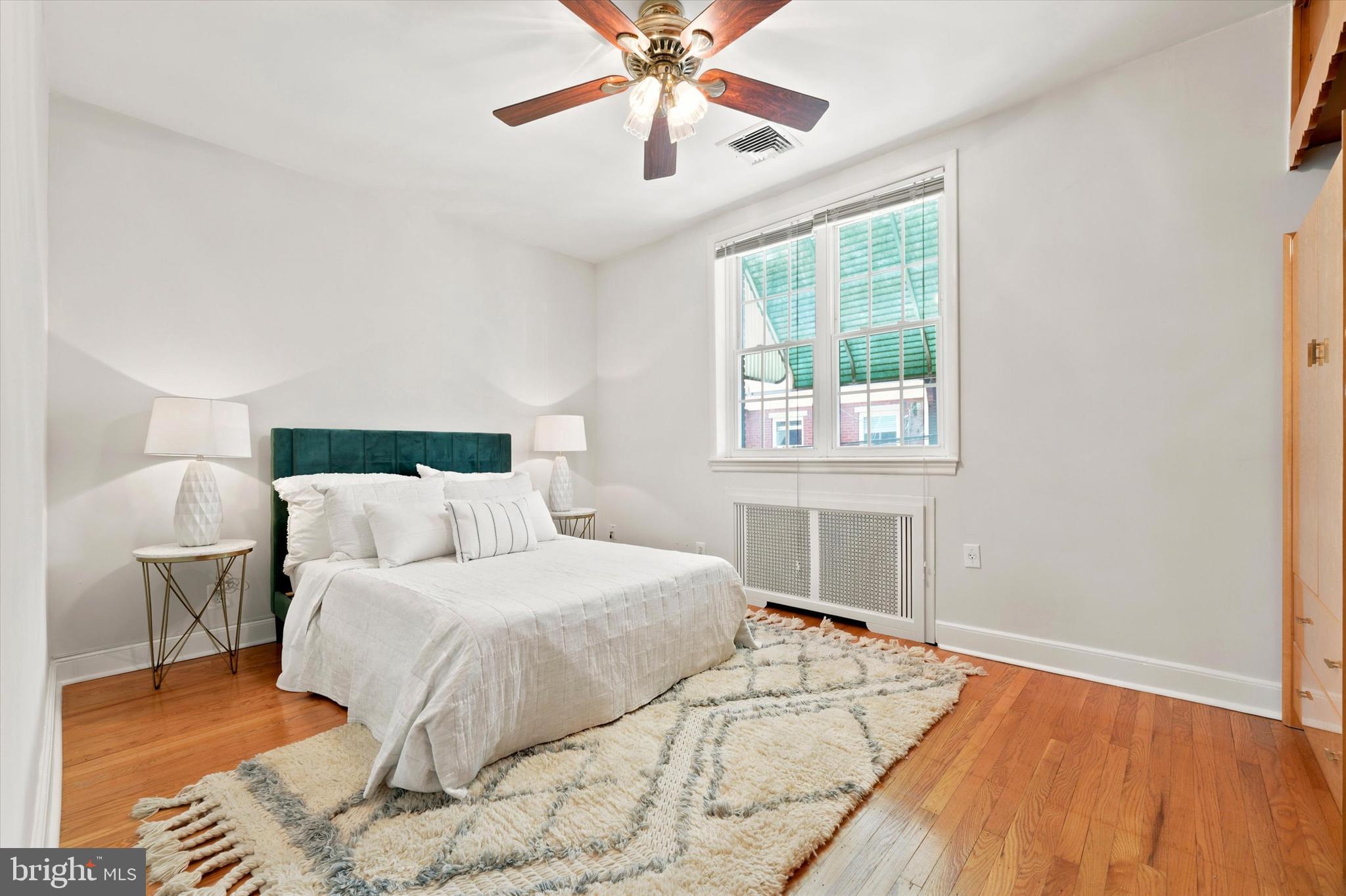 PASSYUNK SQUARE - Commercial Sale