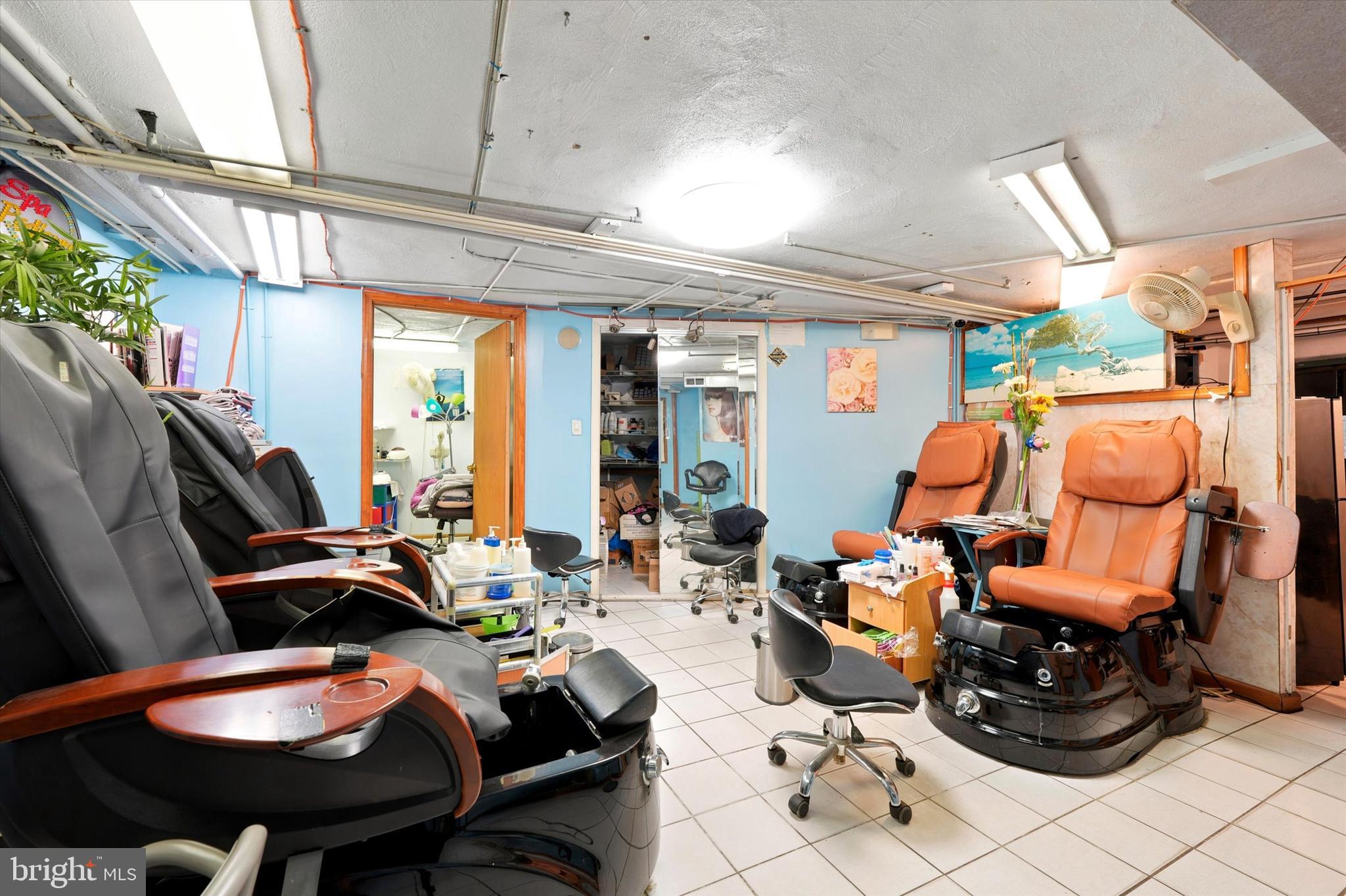 PASSYUNK SQUARE - Commercial Sale