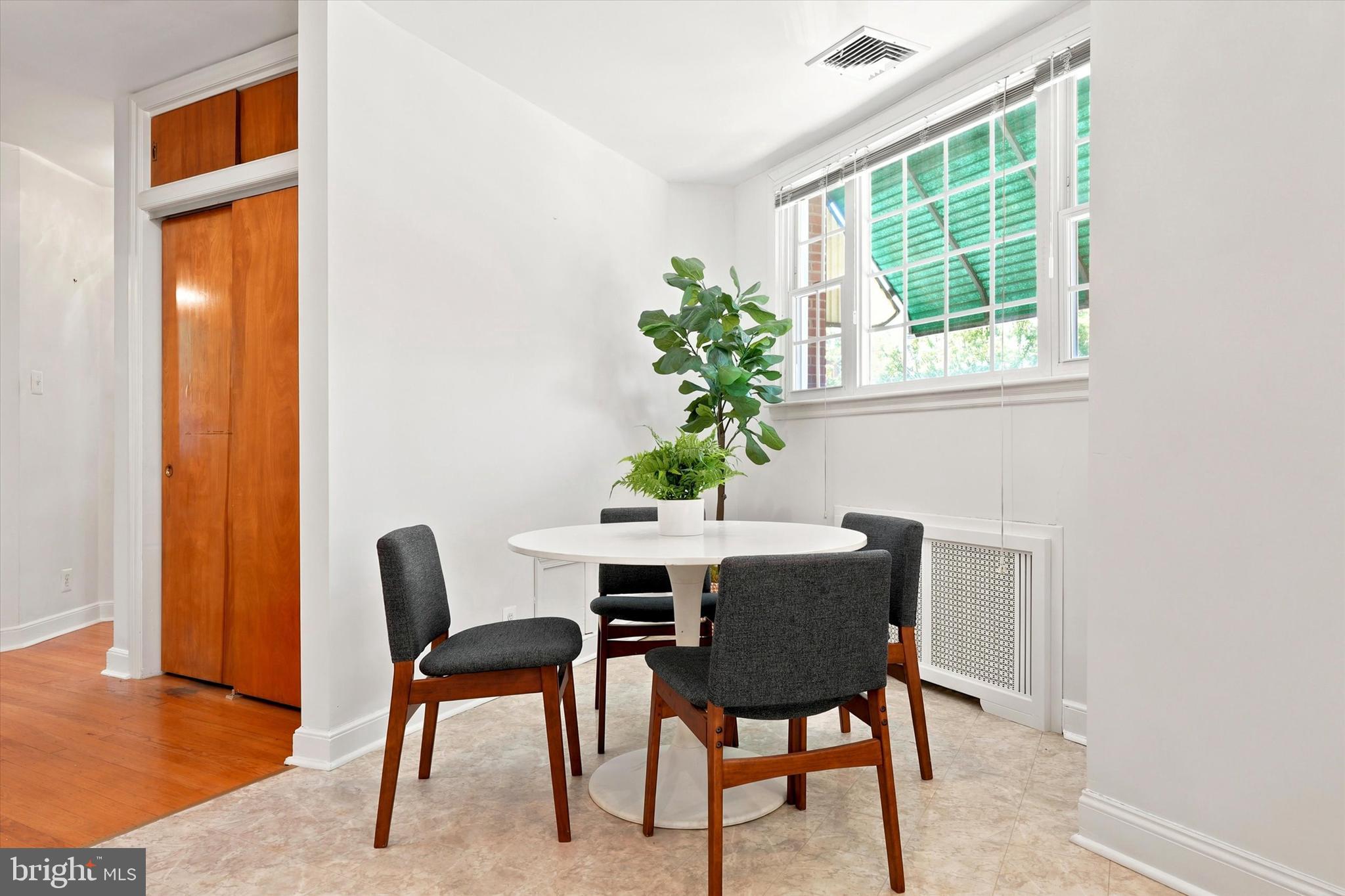 PASSYUNK SQUARE - Commercial Sale