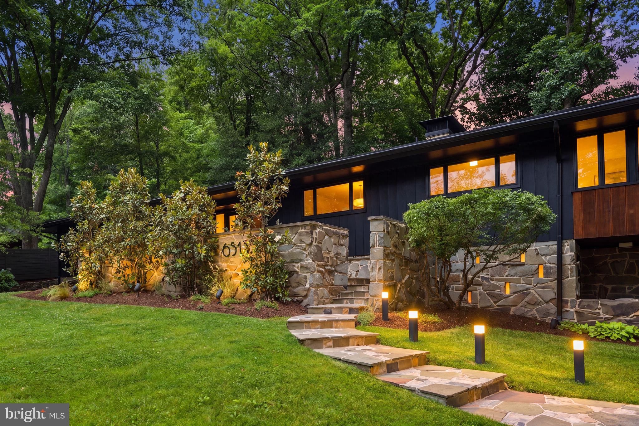 BRADLEY HILLS - Residential