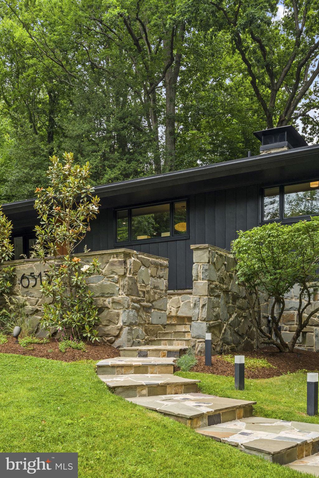 BRADLEY HILLS - Residential
