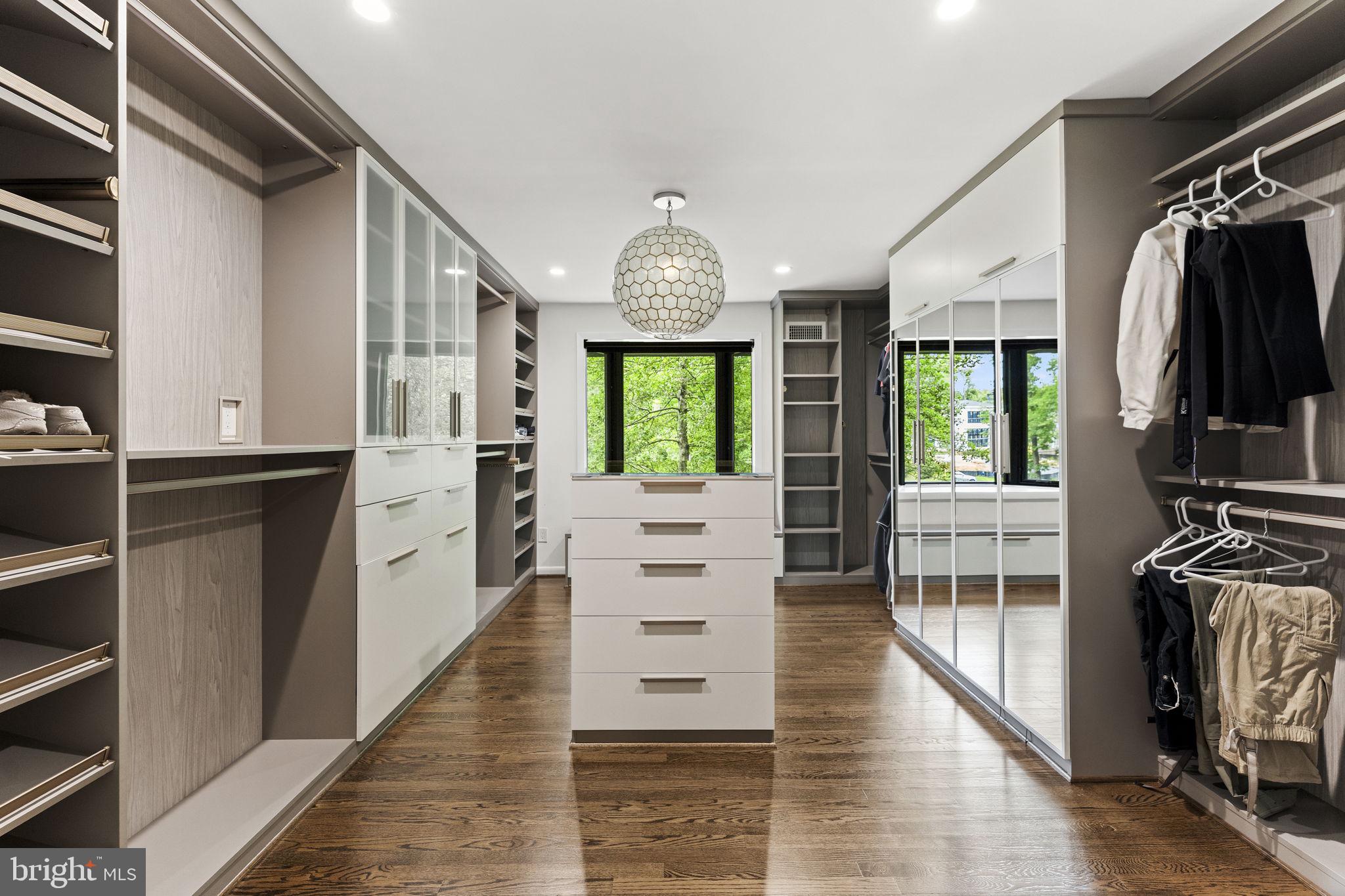 BRADLEY HILLS - Residential