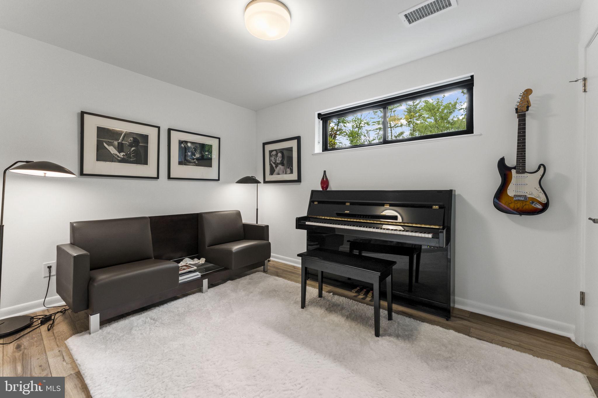BRADLEY HILLS - Residential