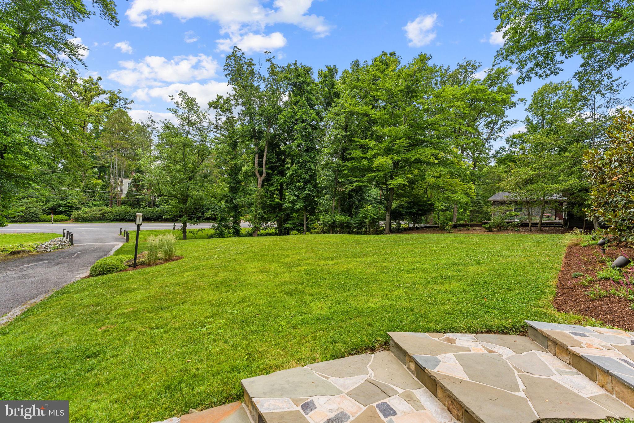 BRADLEY HILLS - Residential