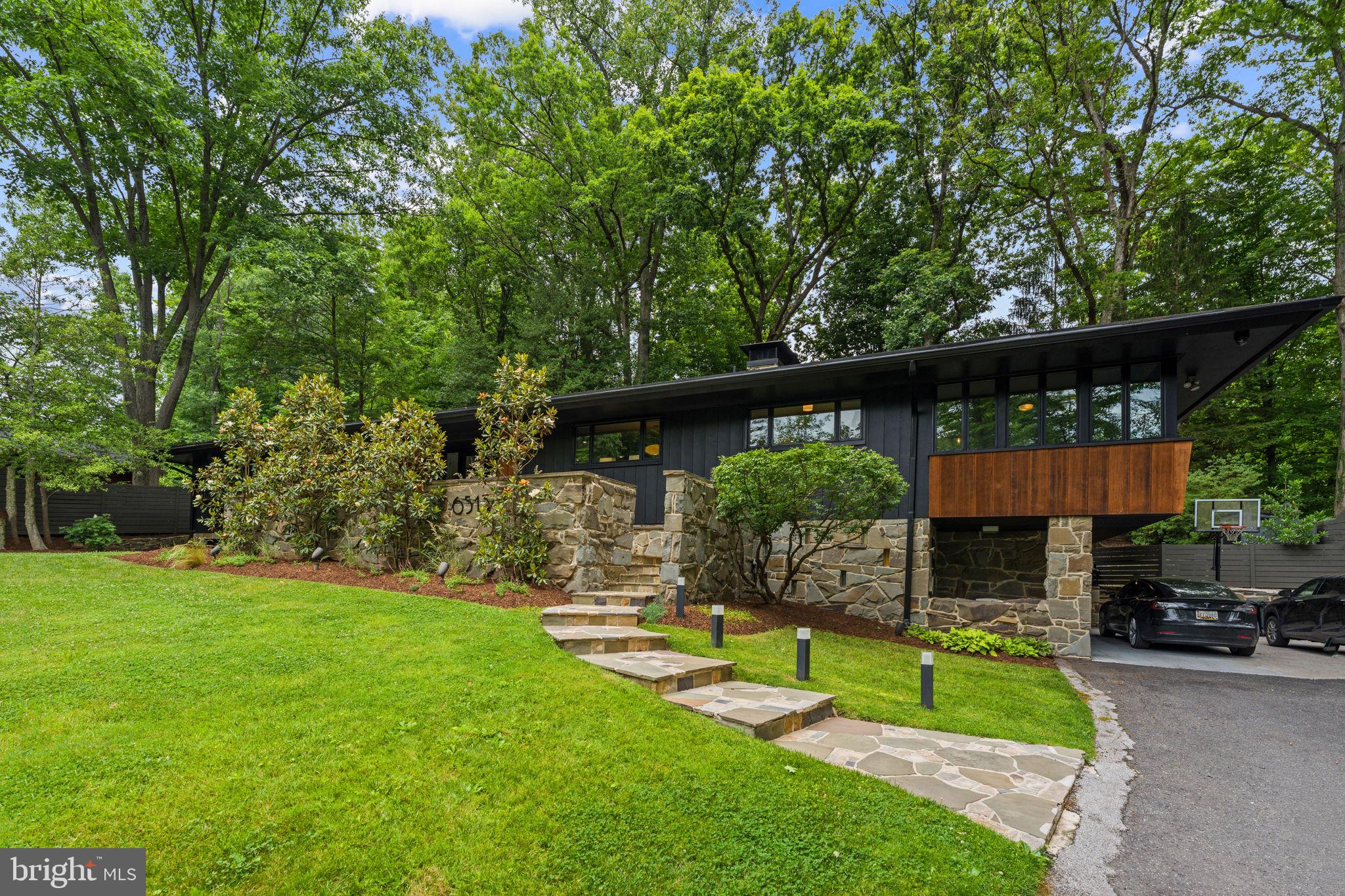BRADLEY HILLS - Residential