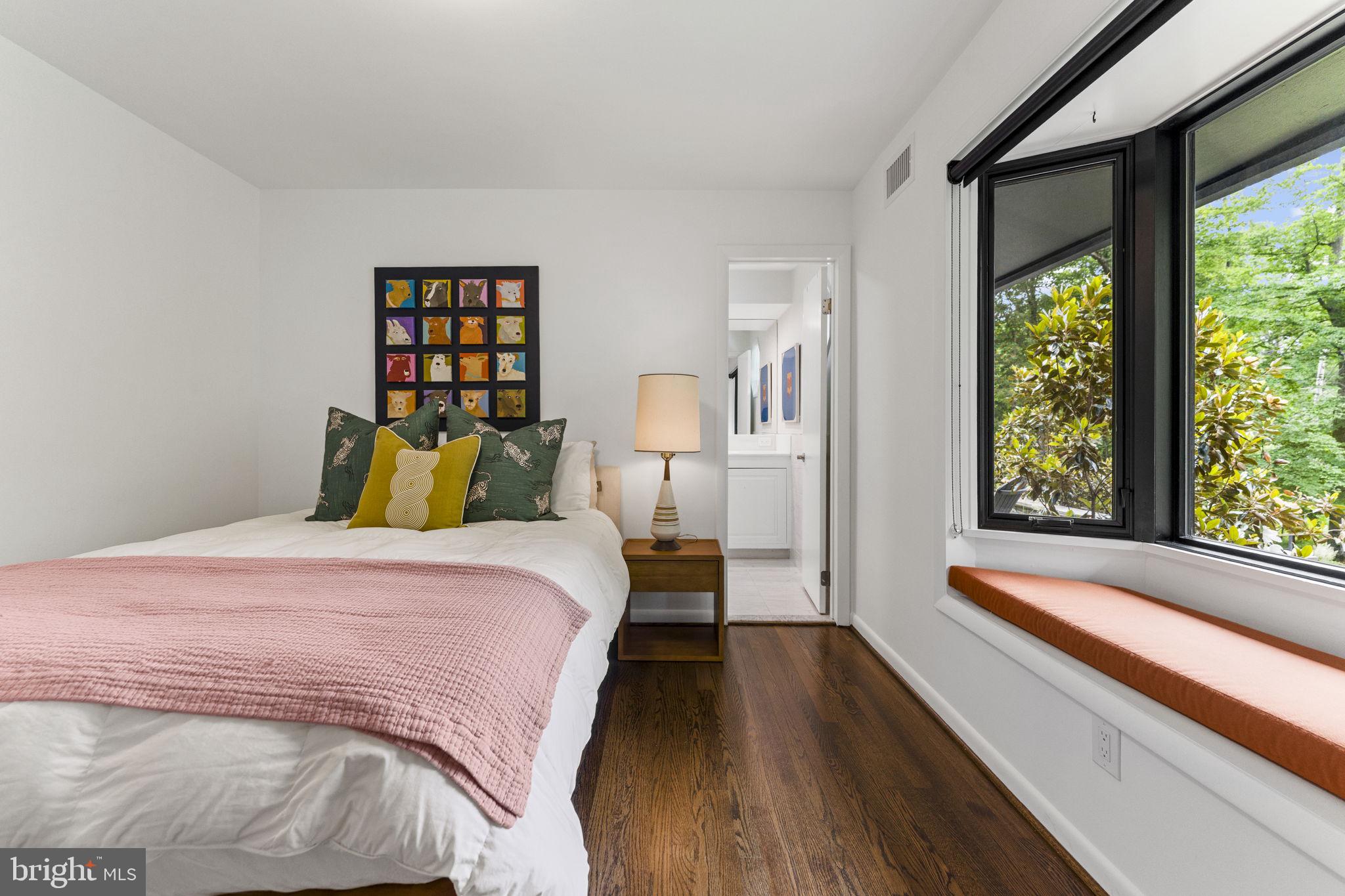 BRADLEY HILLS - Residential