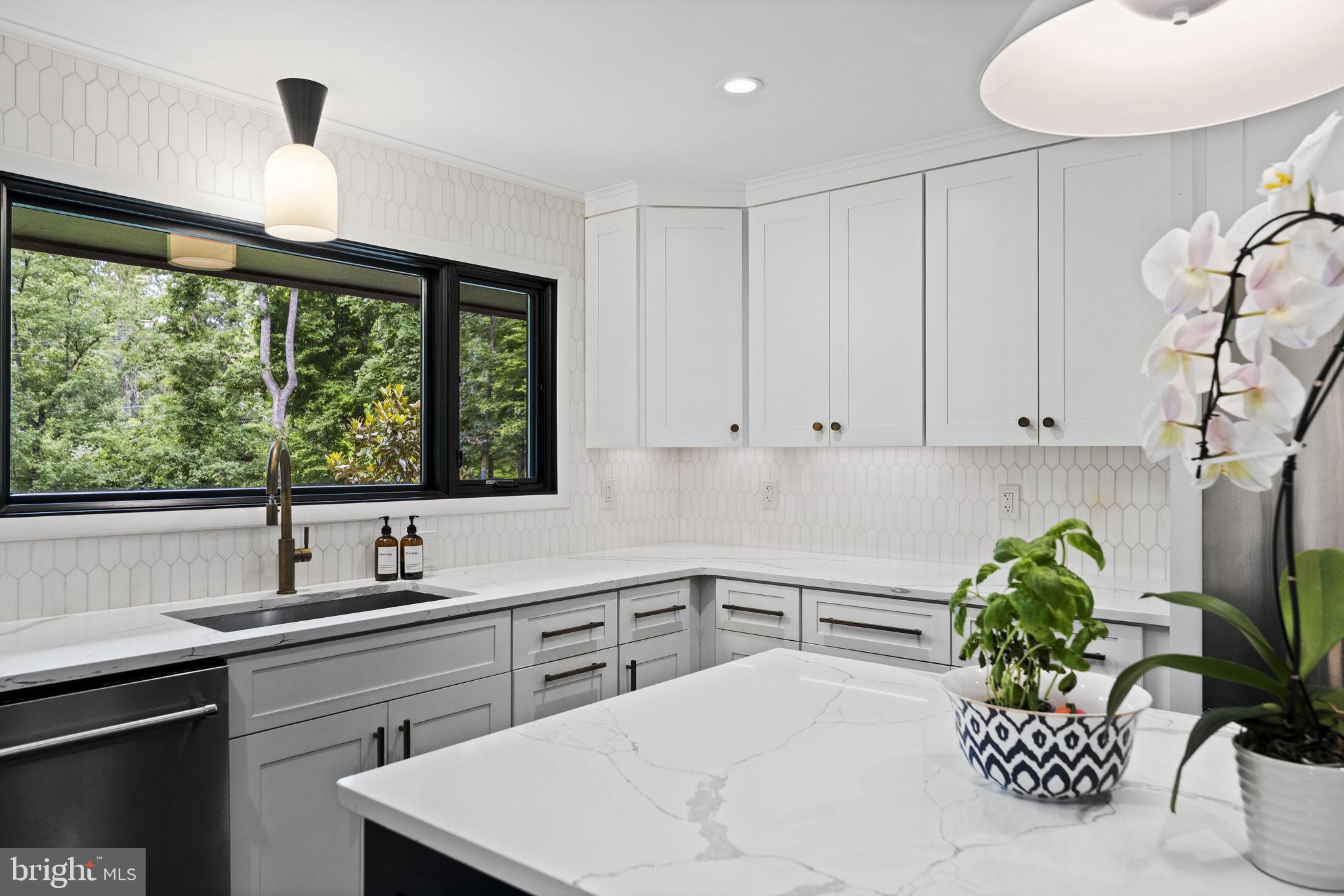 BRADLEY HILLS - Residential