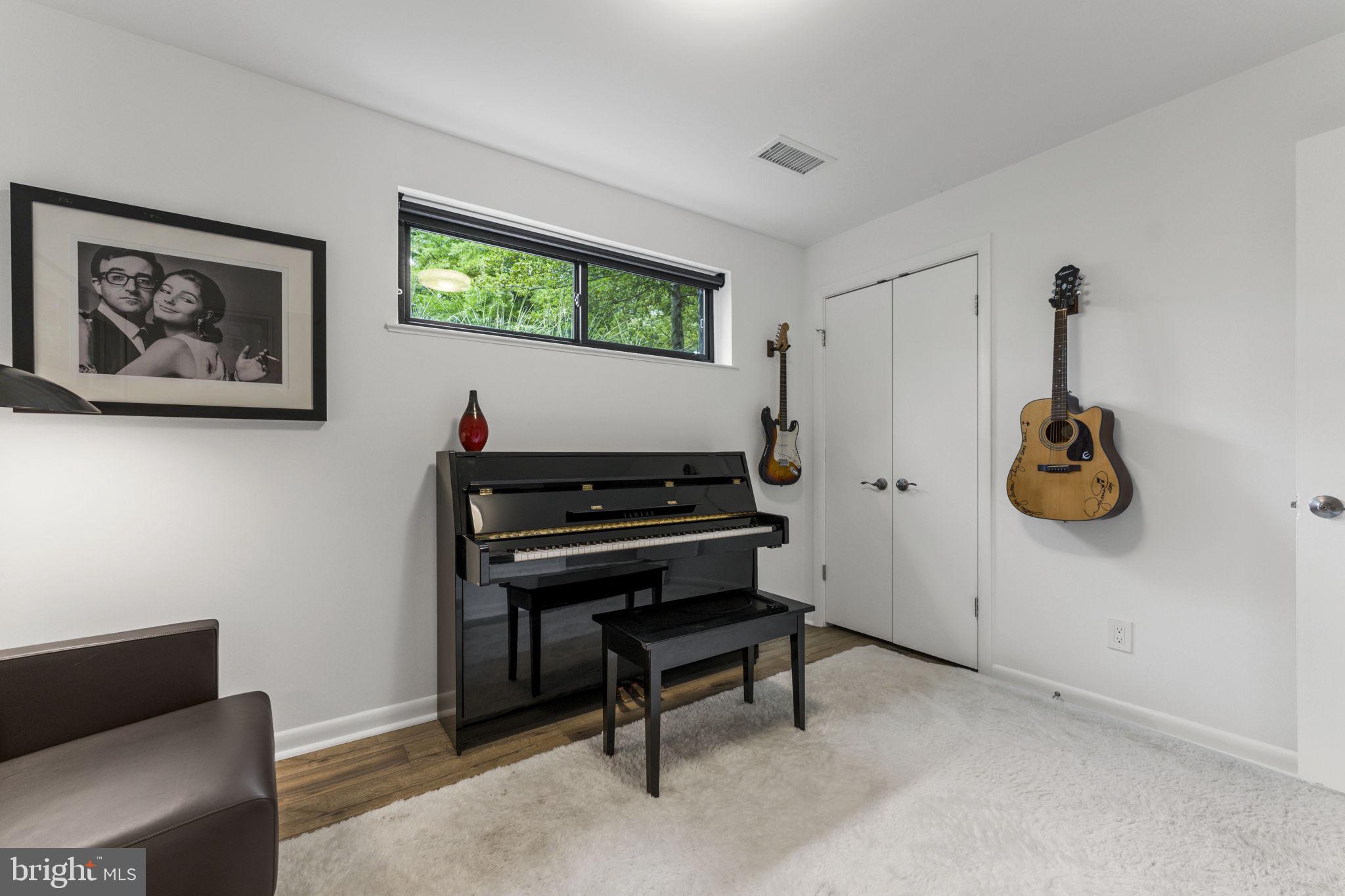 BRADLEY HILLS - Residential