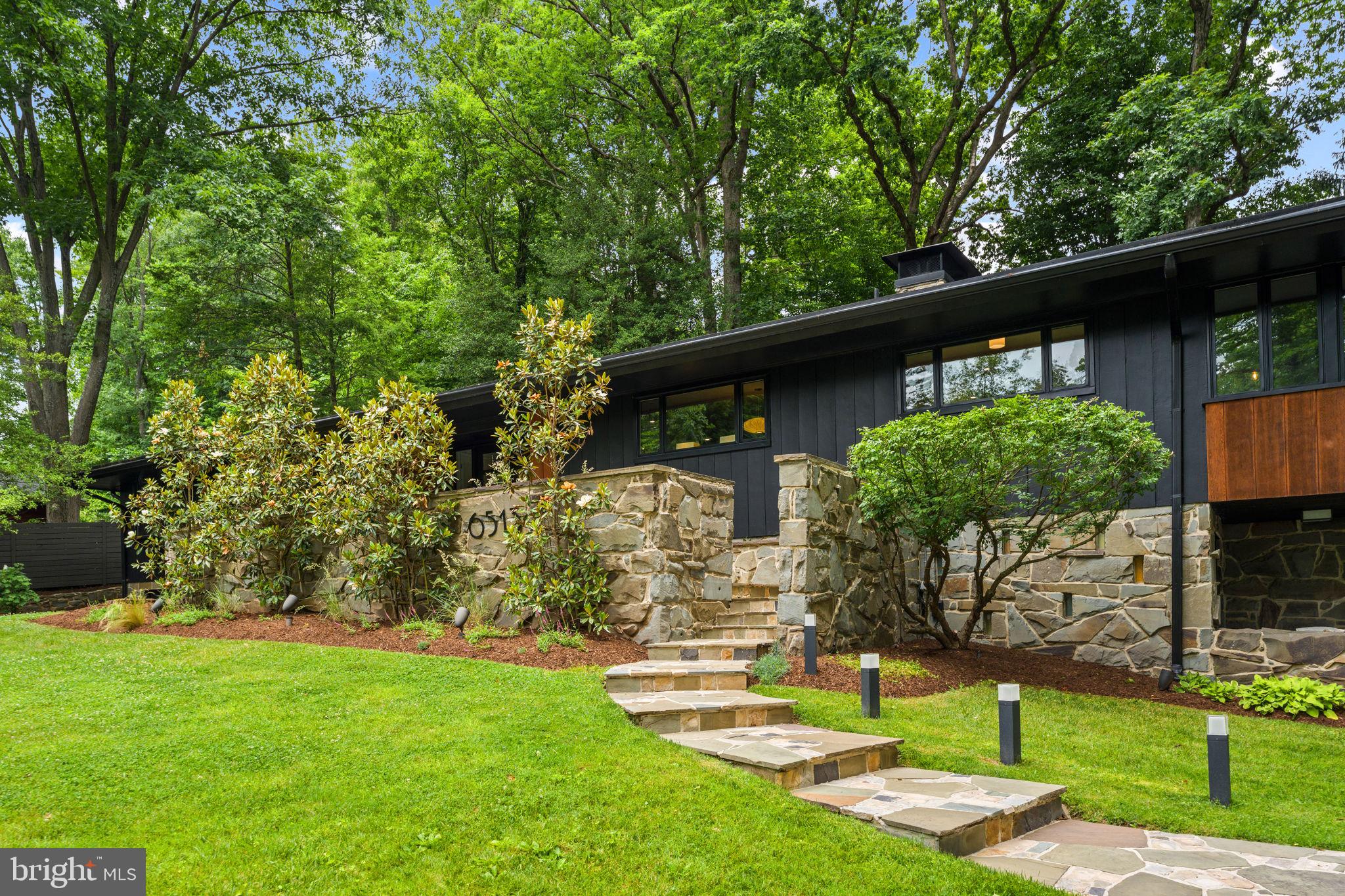 BRADLEY HILLS - Residential