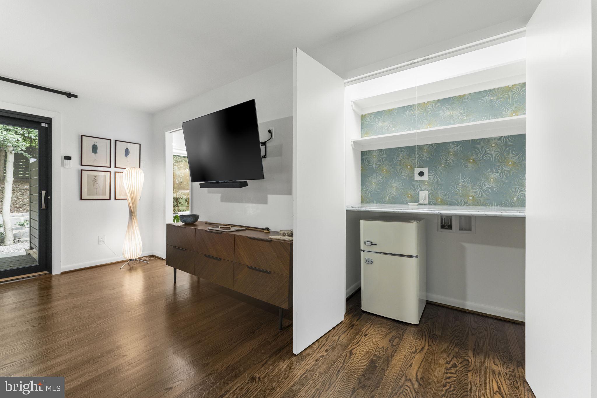 BRADLEY HILLS - Residential