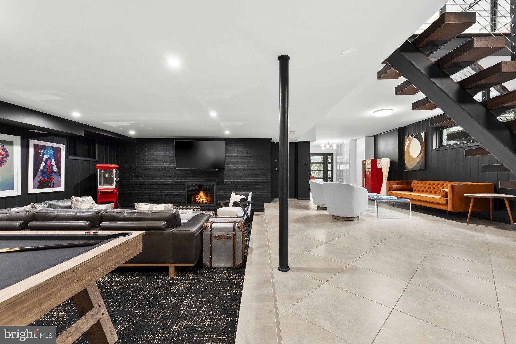 BRADLEY HILLS - Residential