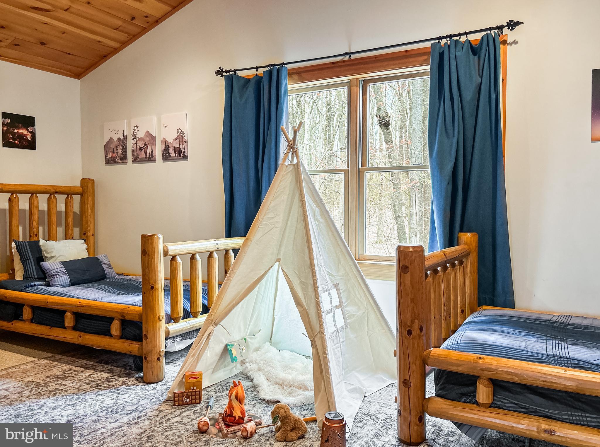 GALLATIN WOODS - Residential