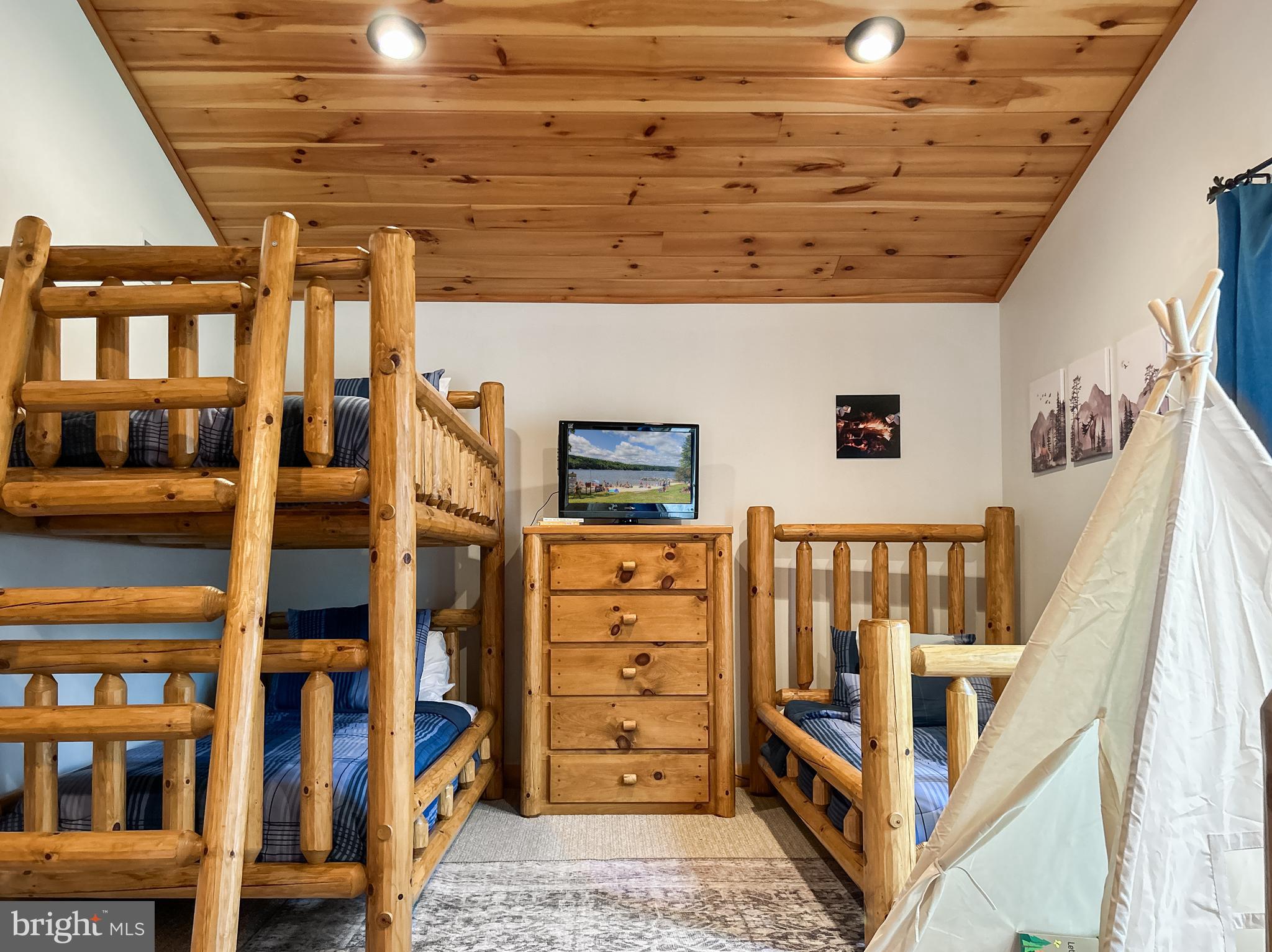 GALLATIN WOODS - Residential