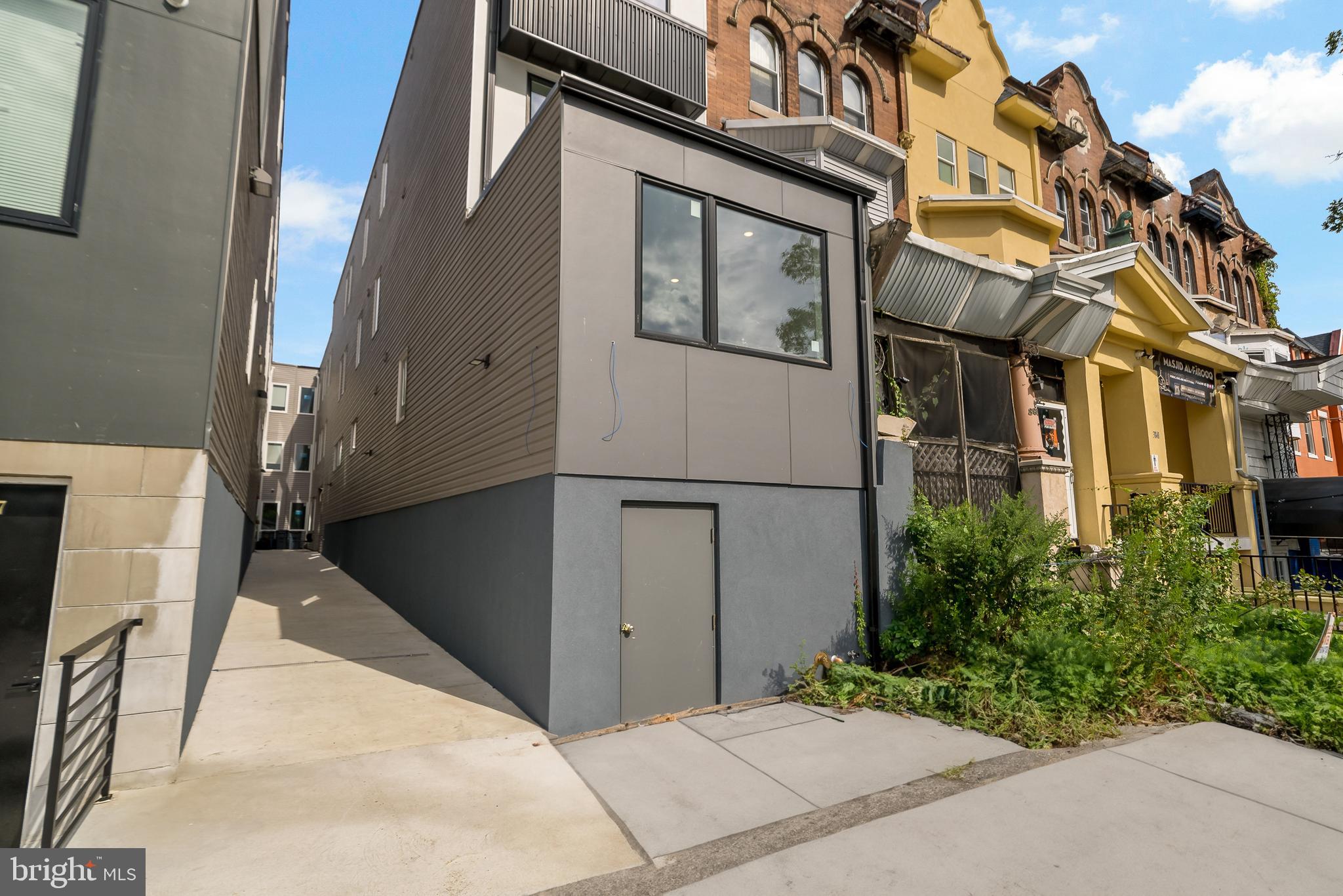 HUNTING PARK - Residential Lease
