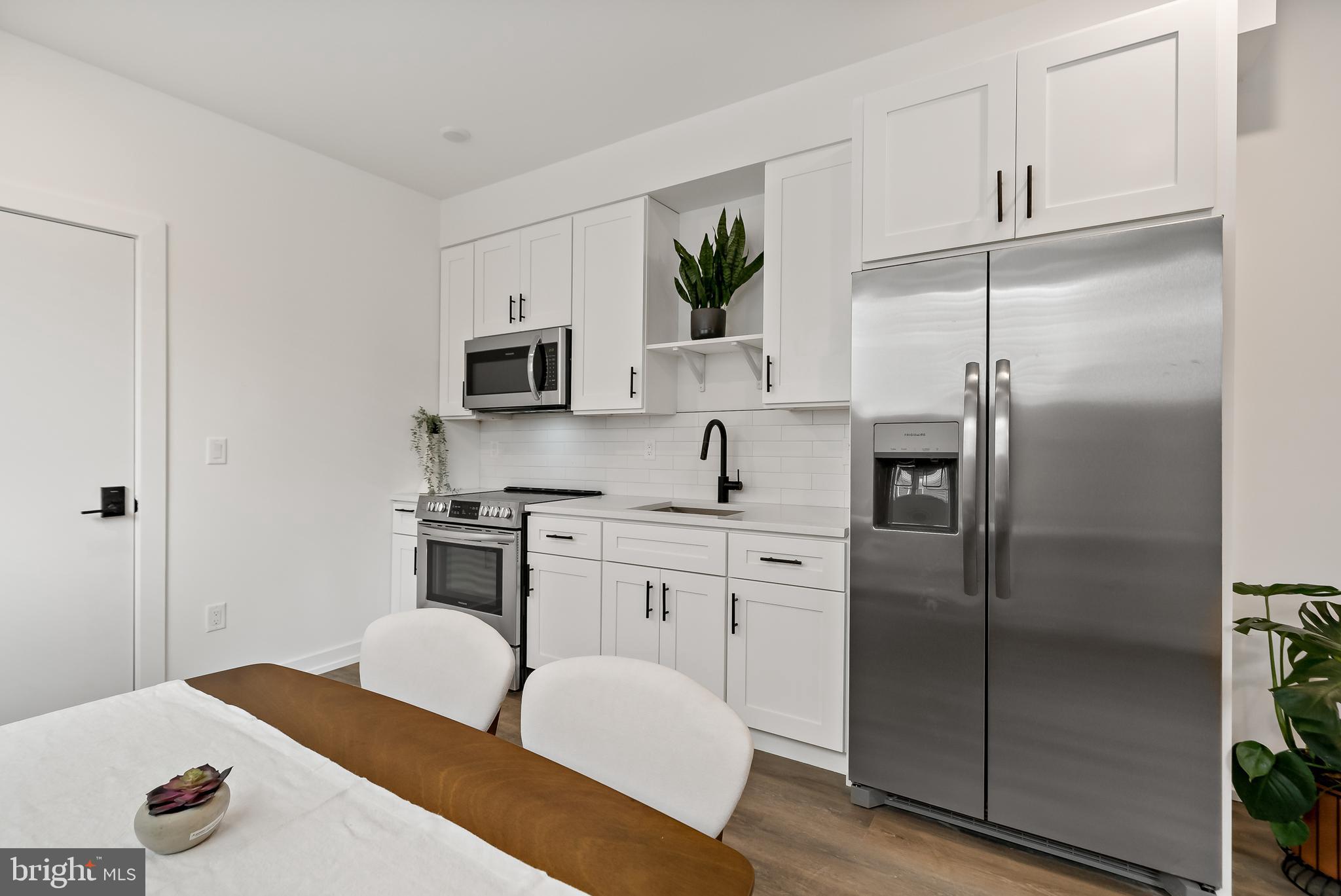HUNTING PARK - Residential Lease