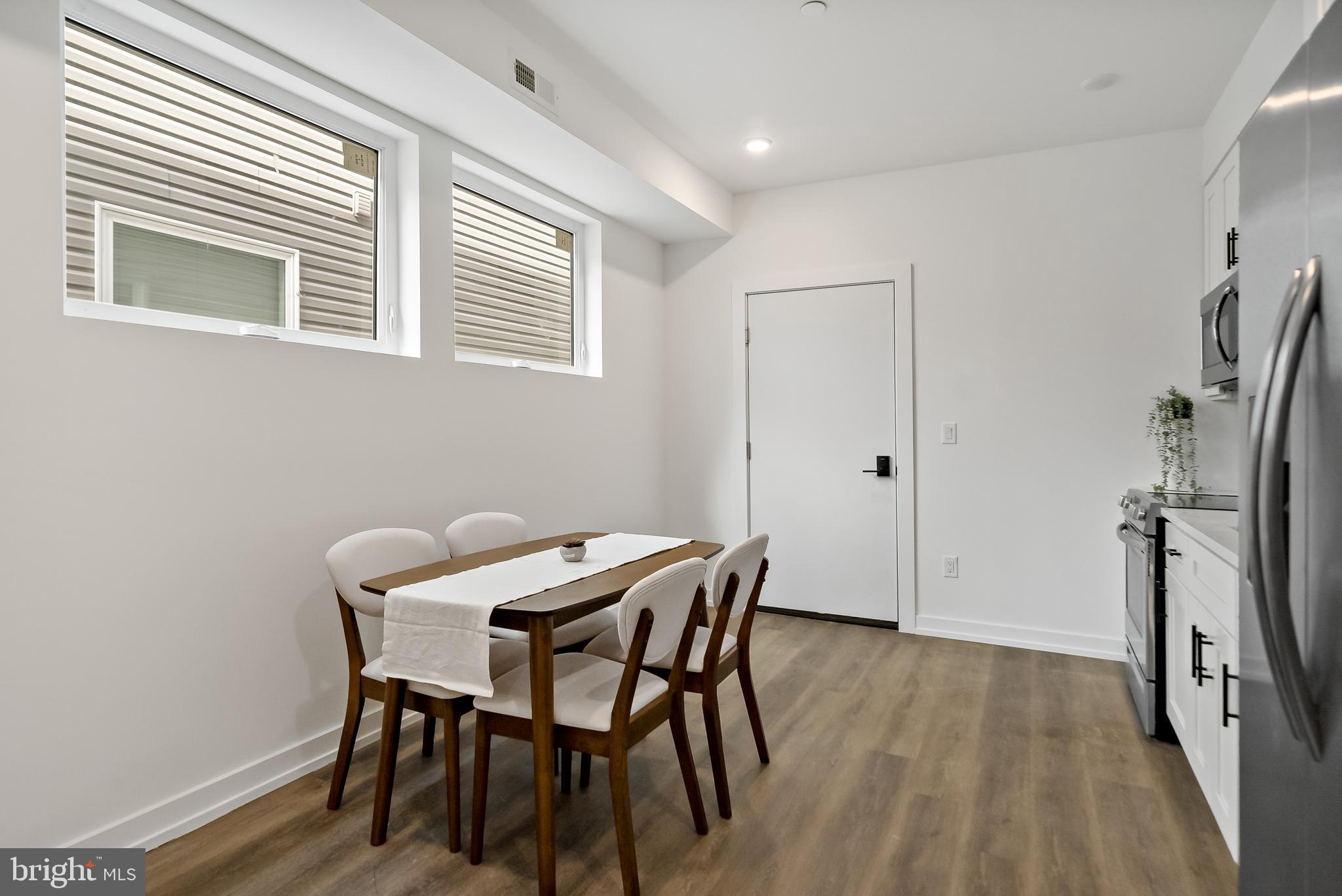 HUNTING PARK - Residential Lease