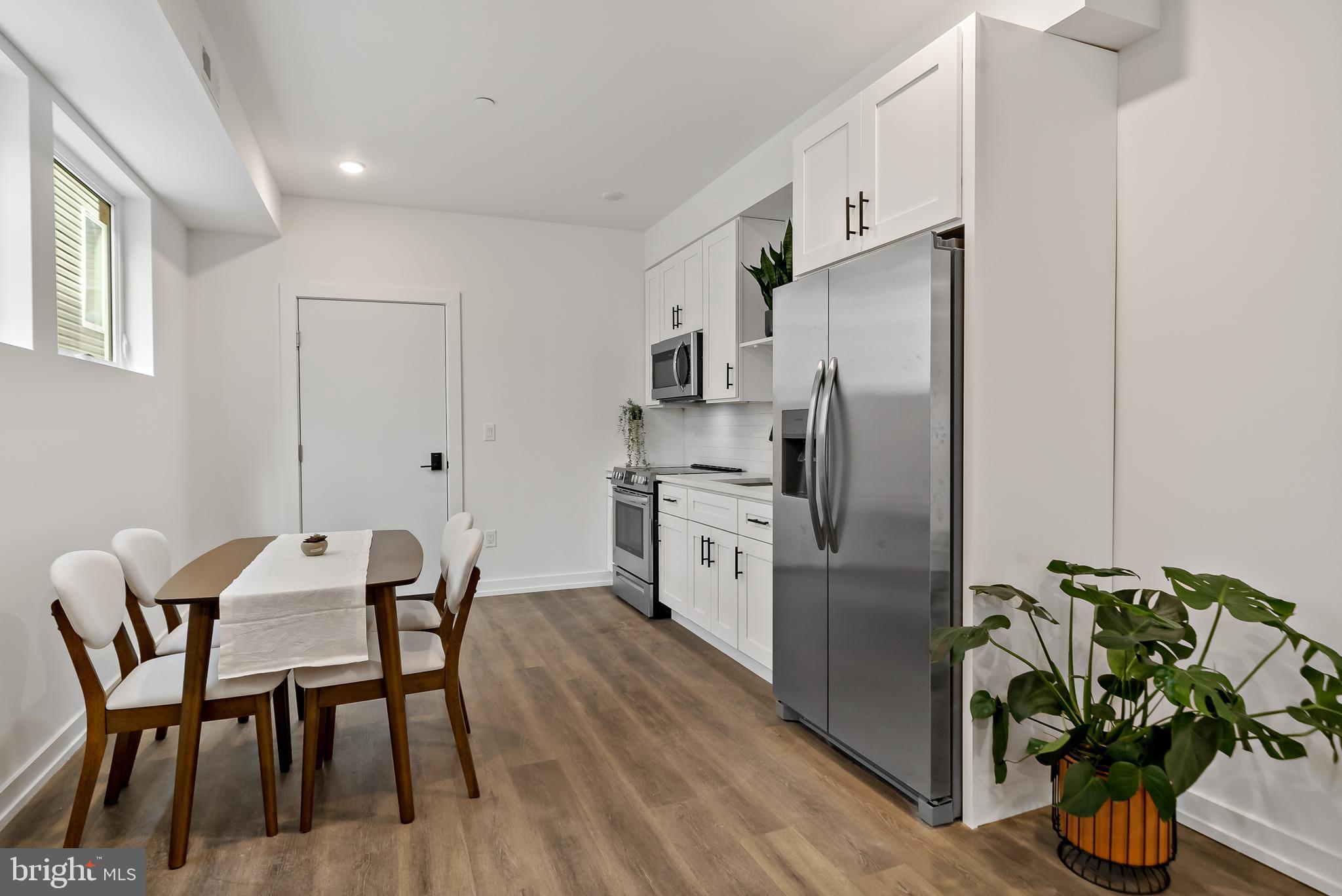 HUNTING PARK - Residential Lease