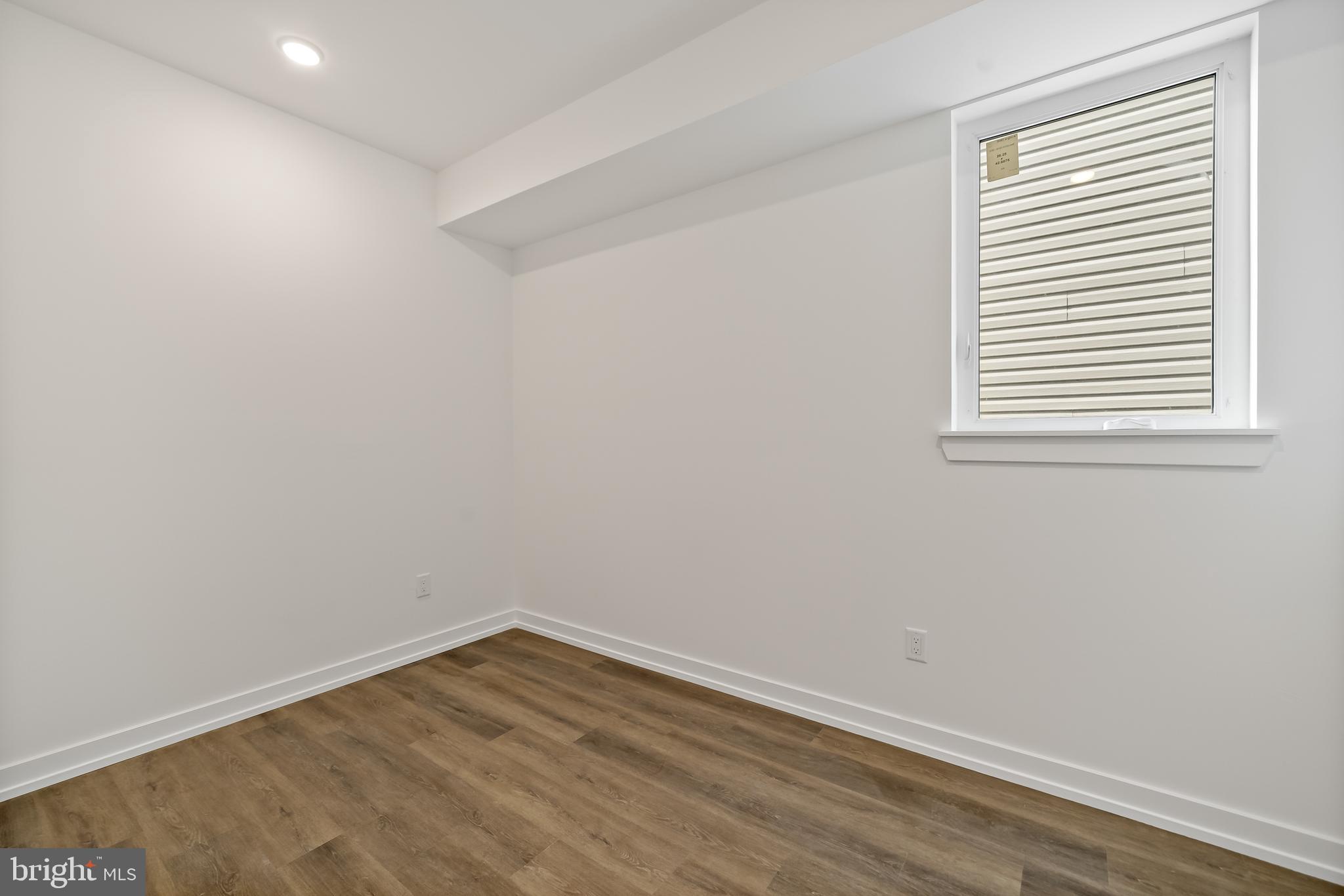 HUNTING PARK - Residential Lease