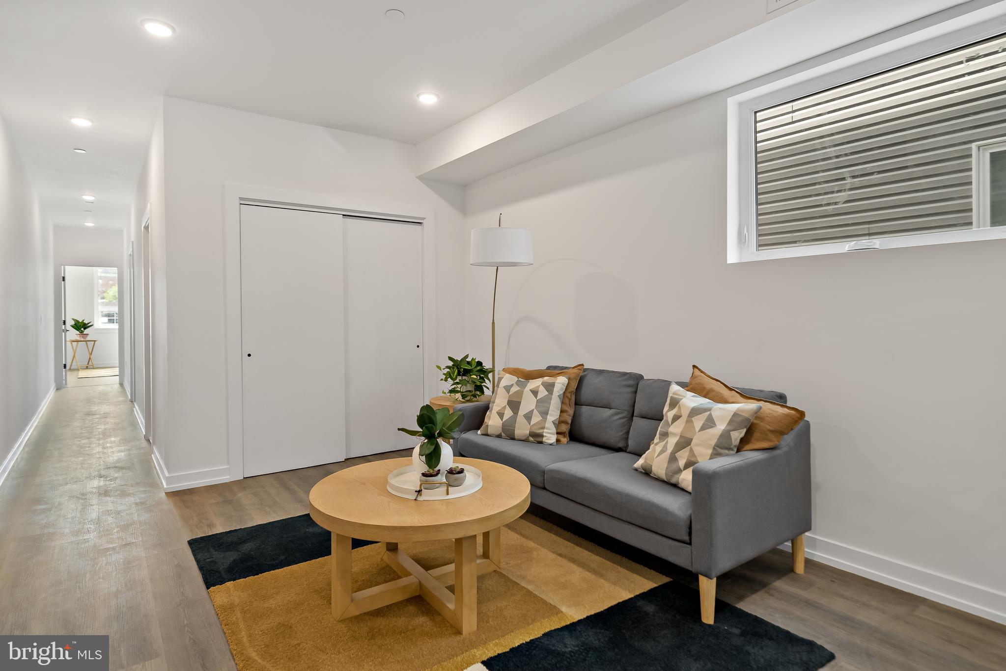 HUNTING PARK - Residential Lease