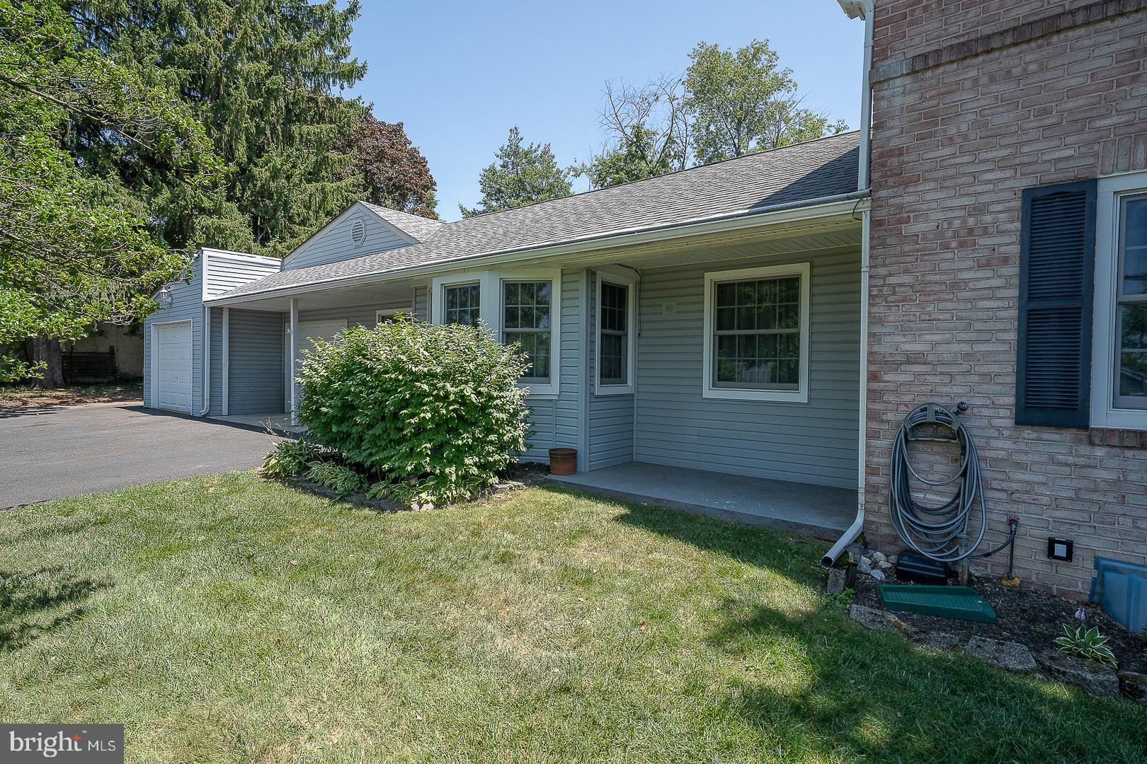WILLOW GROVE - Residential