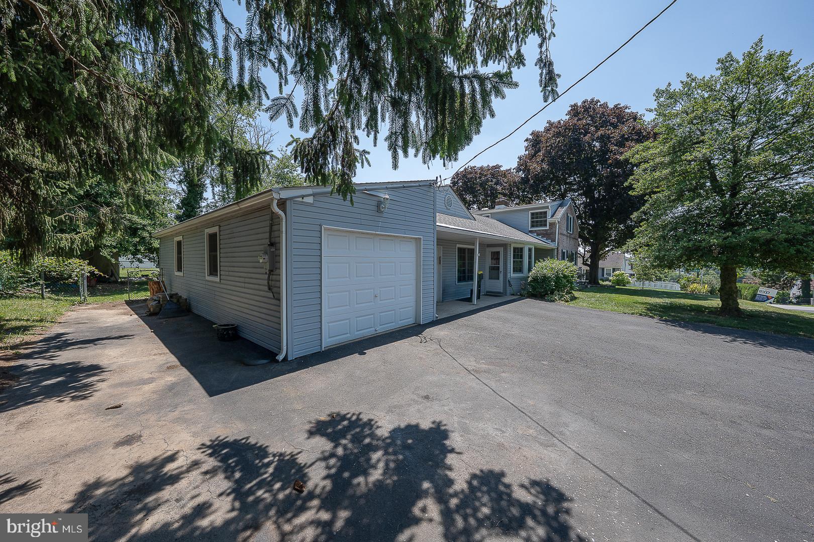 WILLOW GROVE - Residential