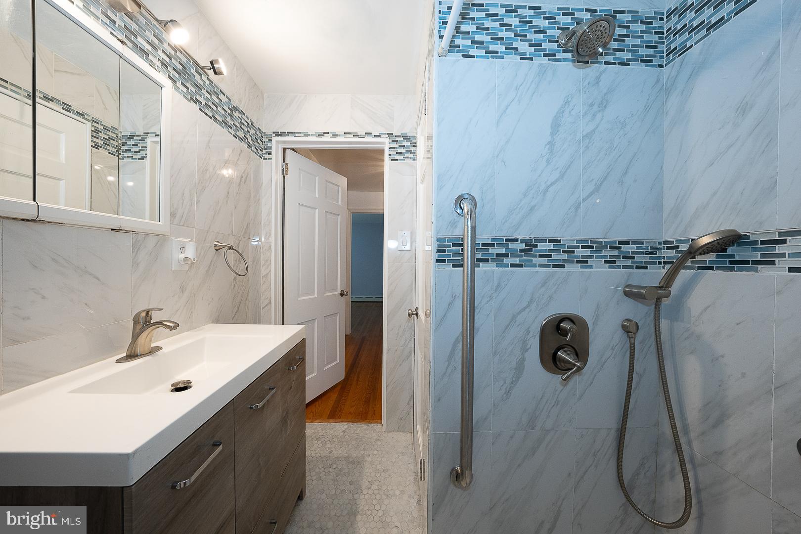 WILLOW GROVE - Residential