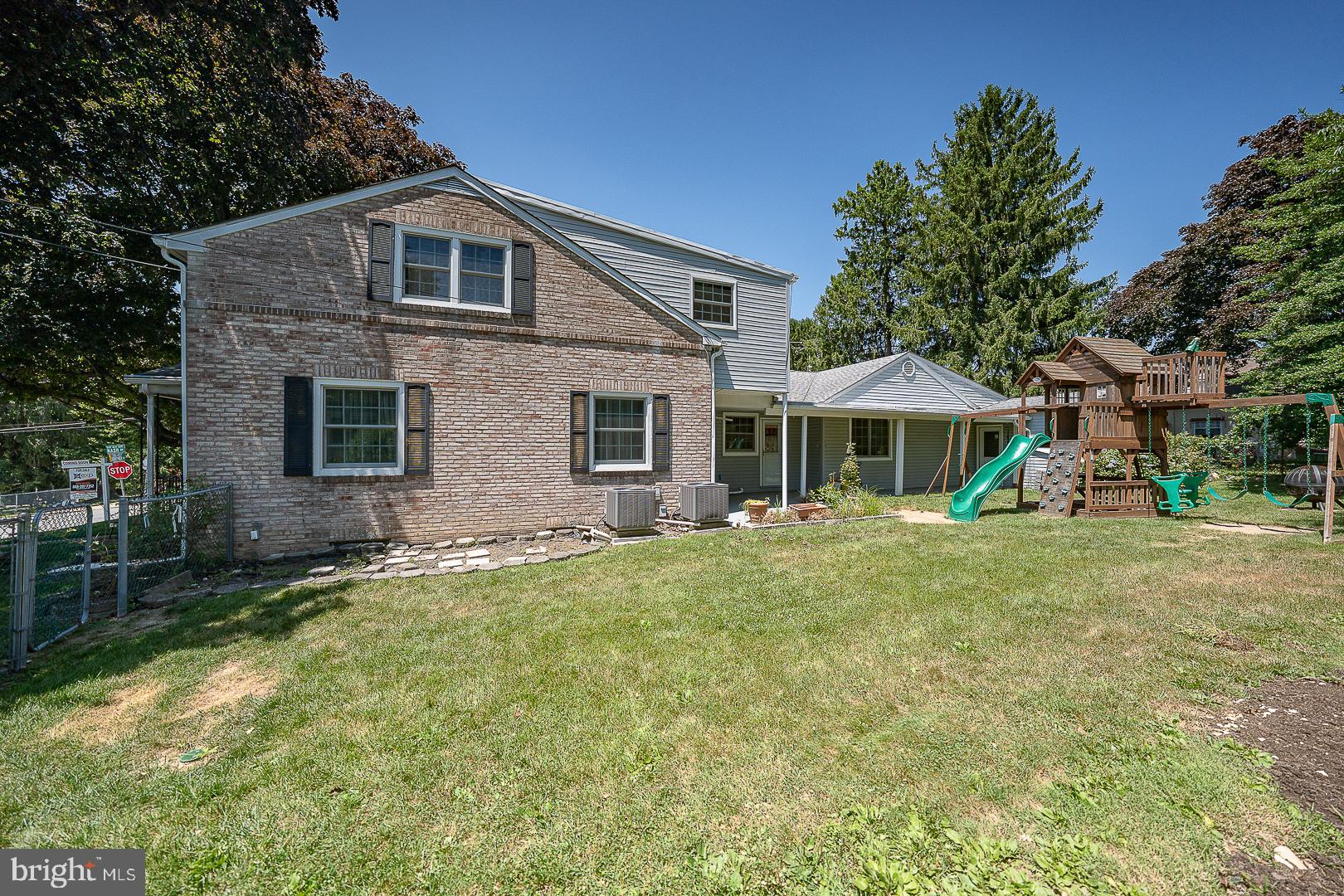 WILLOW GROVE - Residential