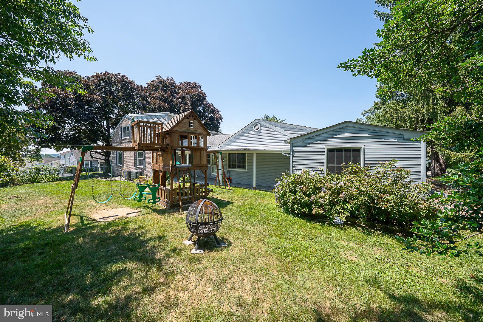 WILLOW GROVE - Residential