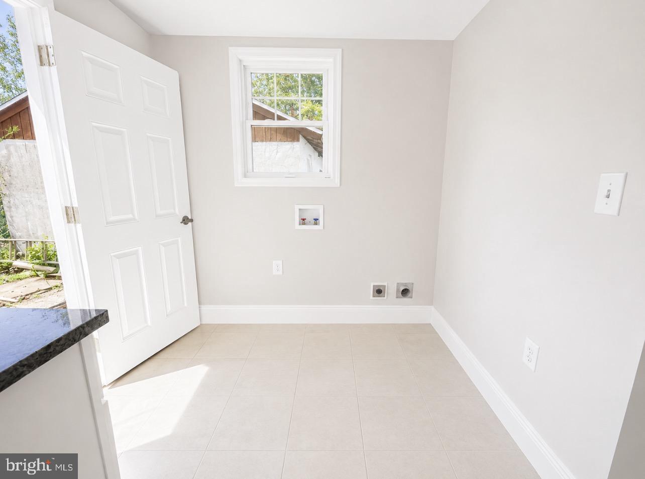 ASHBOURNE MEADOWS - Residential