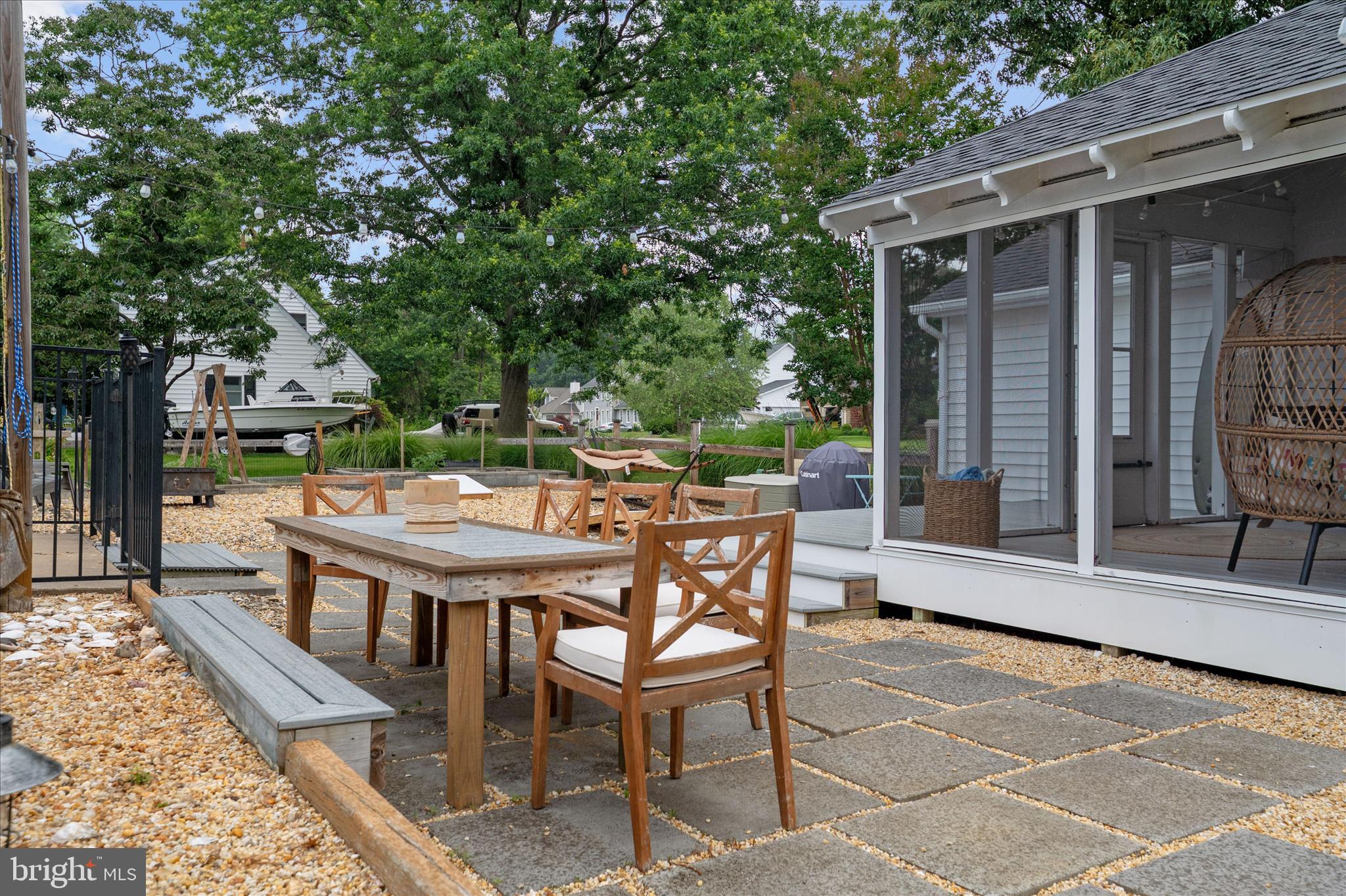 QUEEN ANNE COLONY - Residential