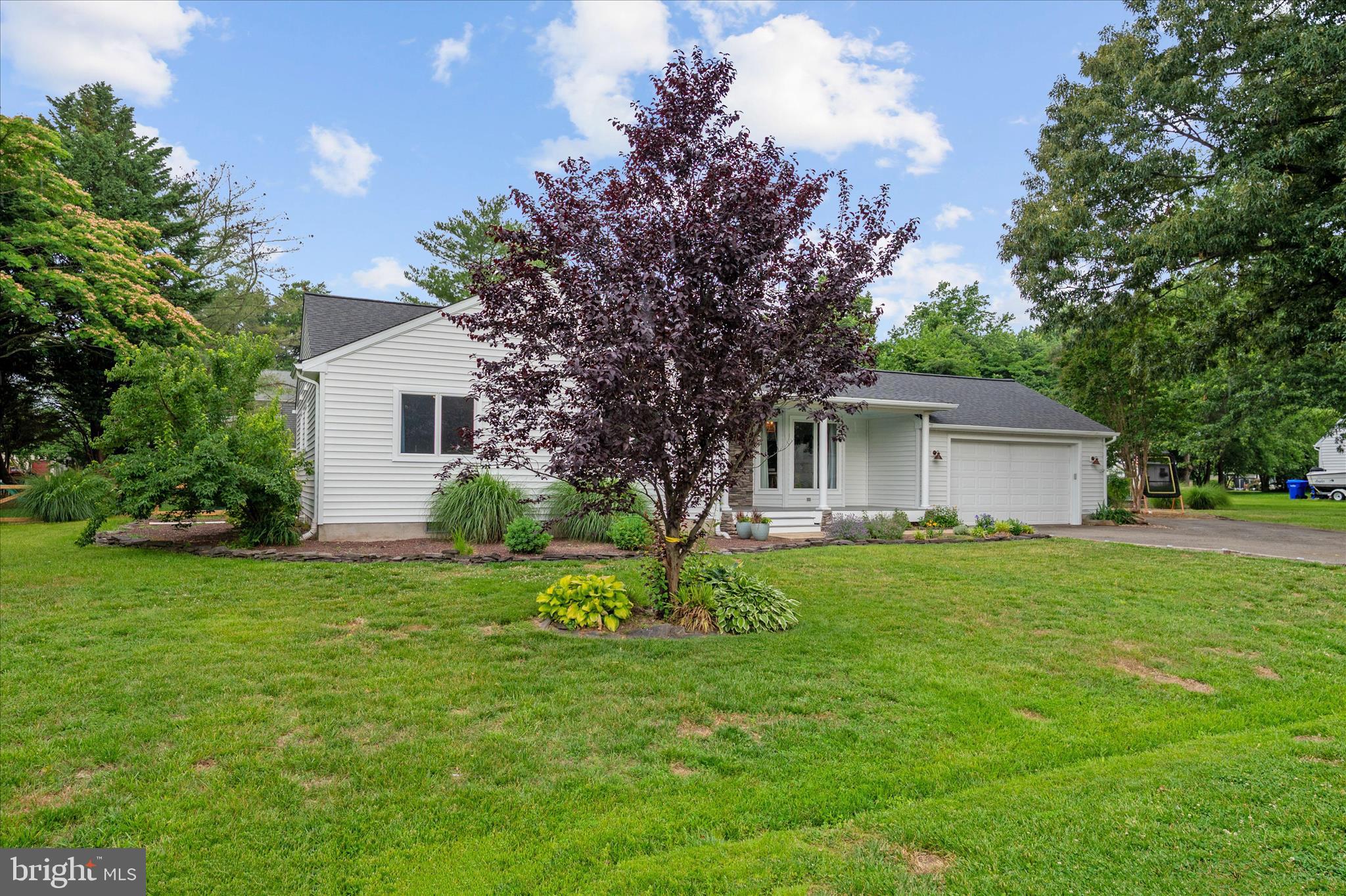 QUEEN ANNE COLONY - Residential