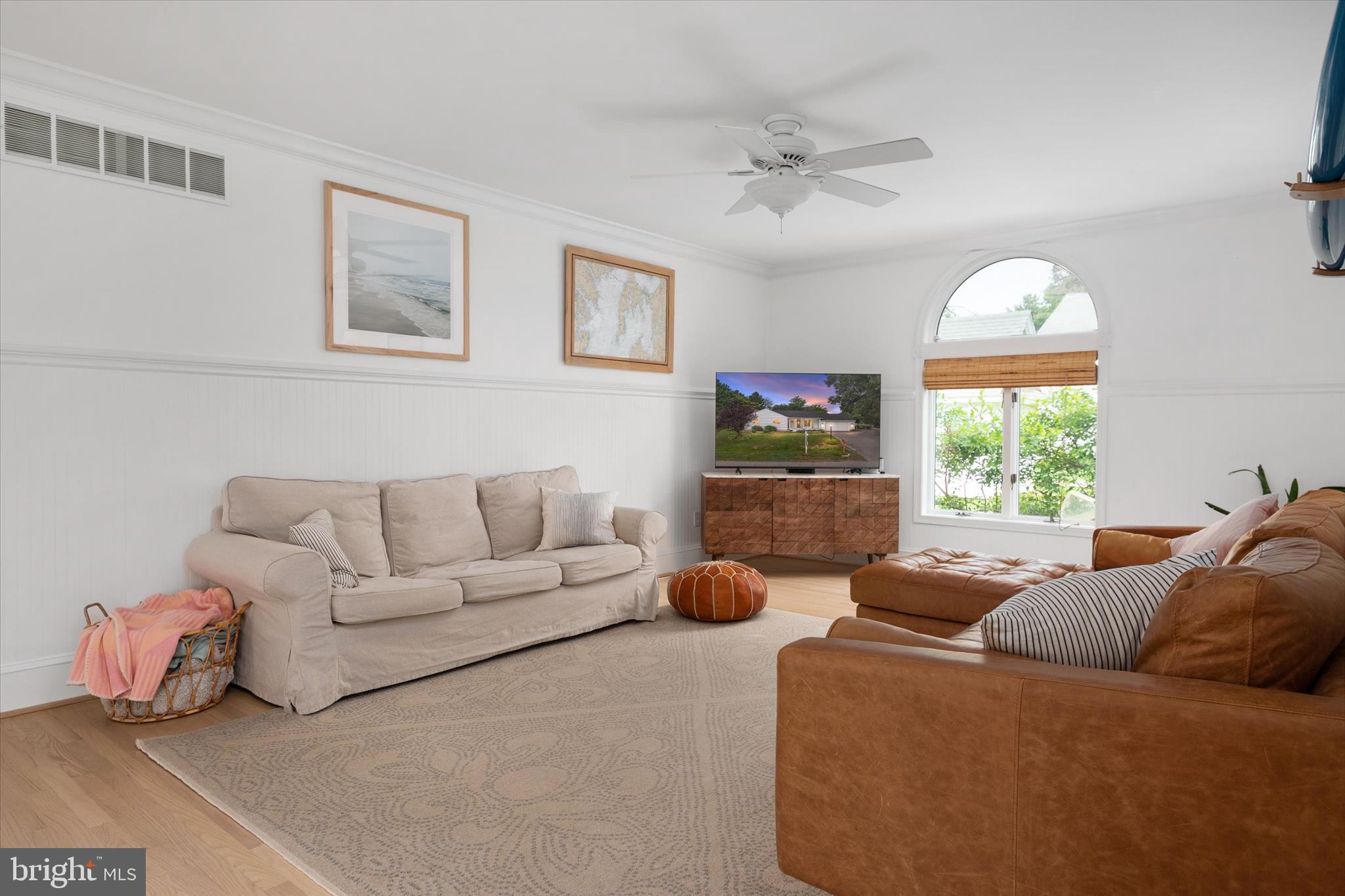 QUEEN ANNE COLONY - Residential