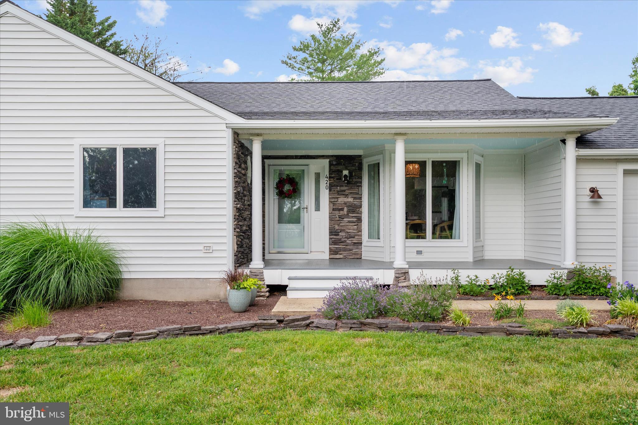 QUEEN ANNE COLONY - Residential