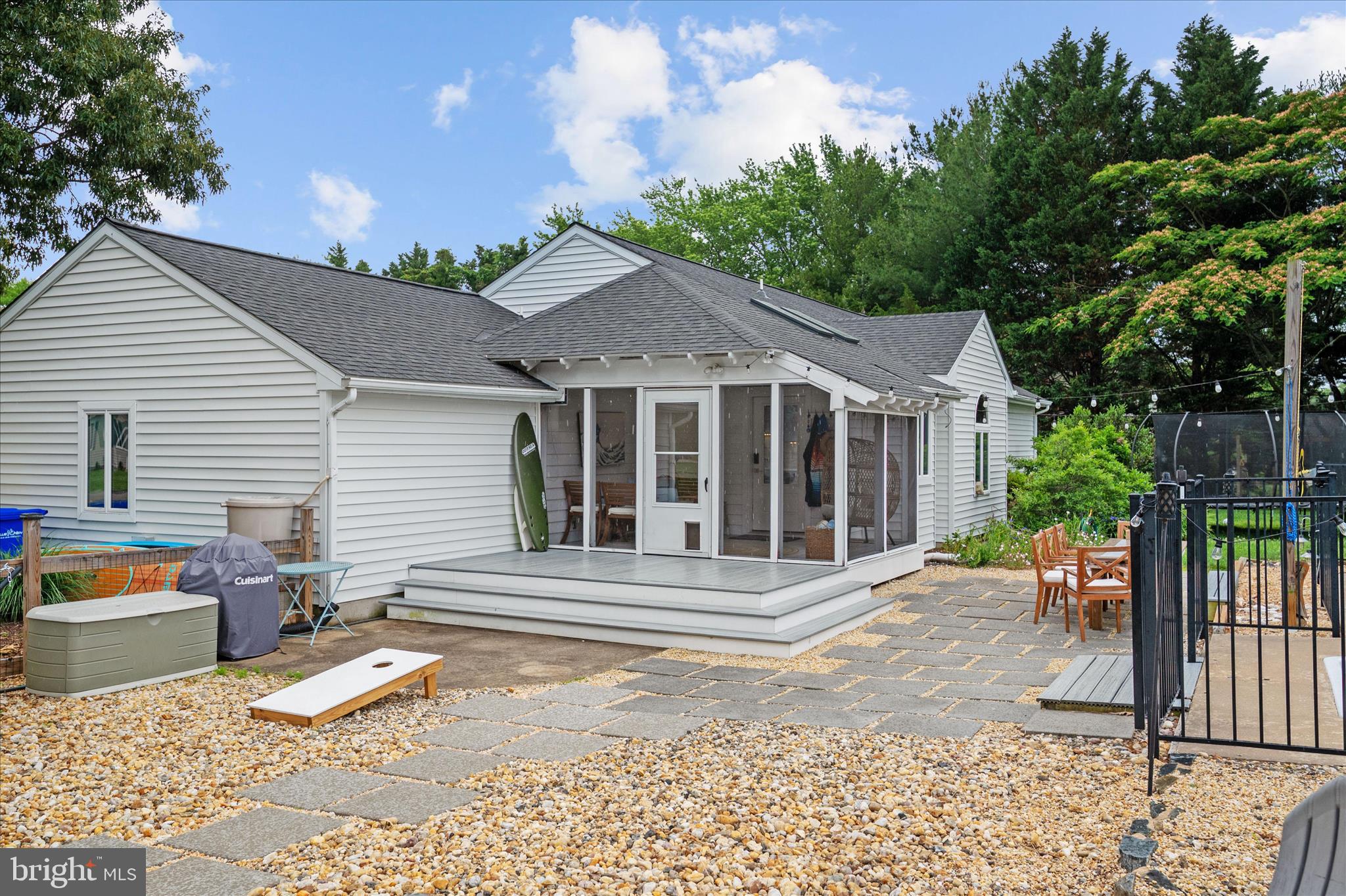 QUEEN ANNE COLONY - Residential